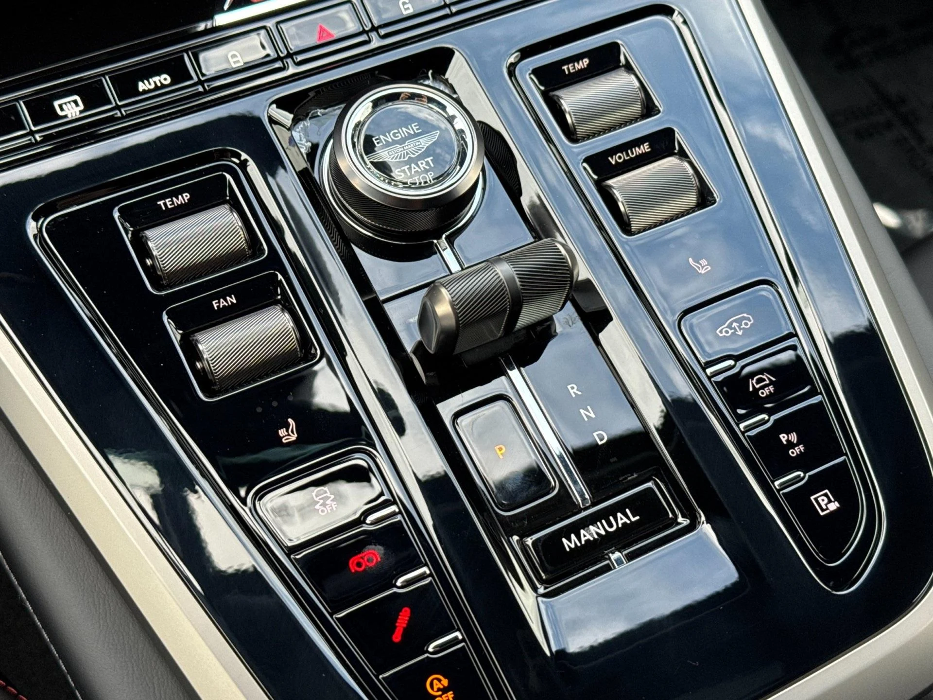 mph023_2613452004_New_2026_Aston_Martin_DBX_S_1769594656_00e66e6f30