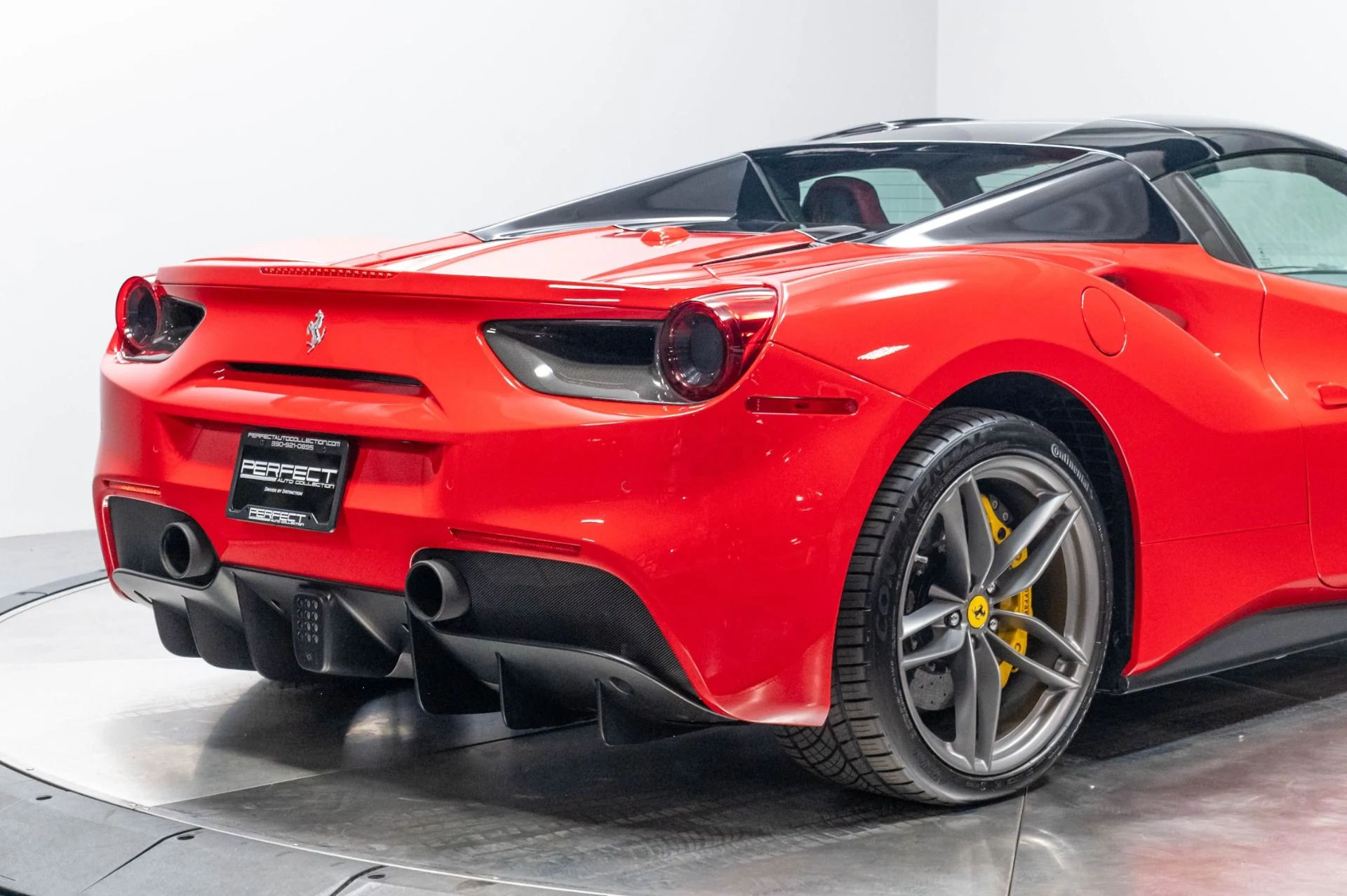 mph023_2614299546_Used_2018_Ferrari_488_Spider_1786656638_96dd6ab305