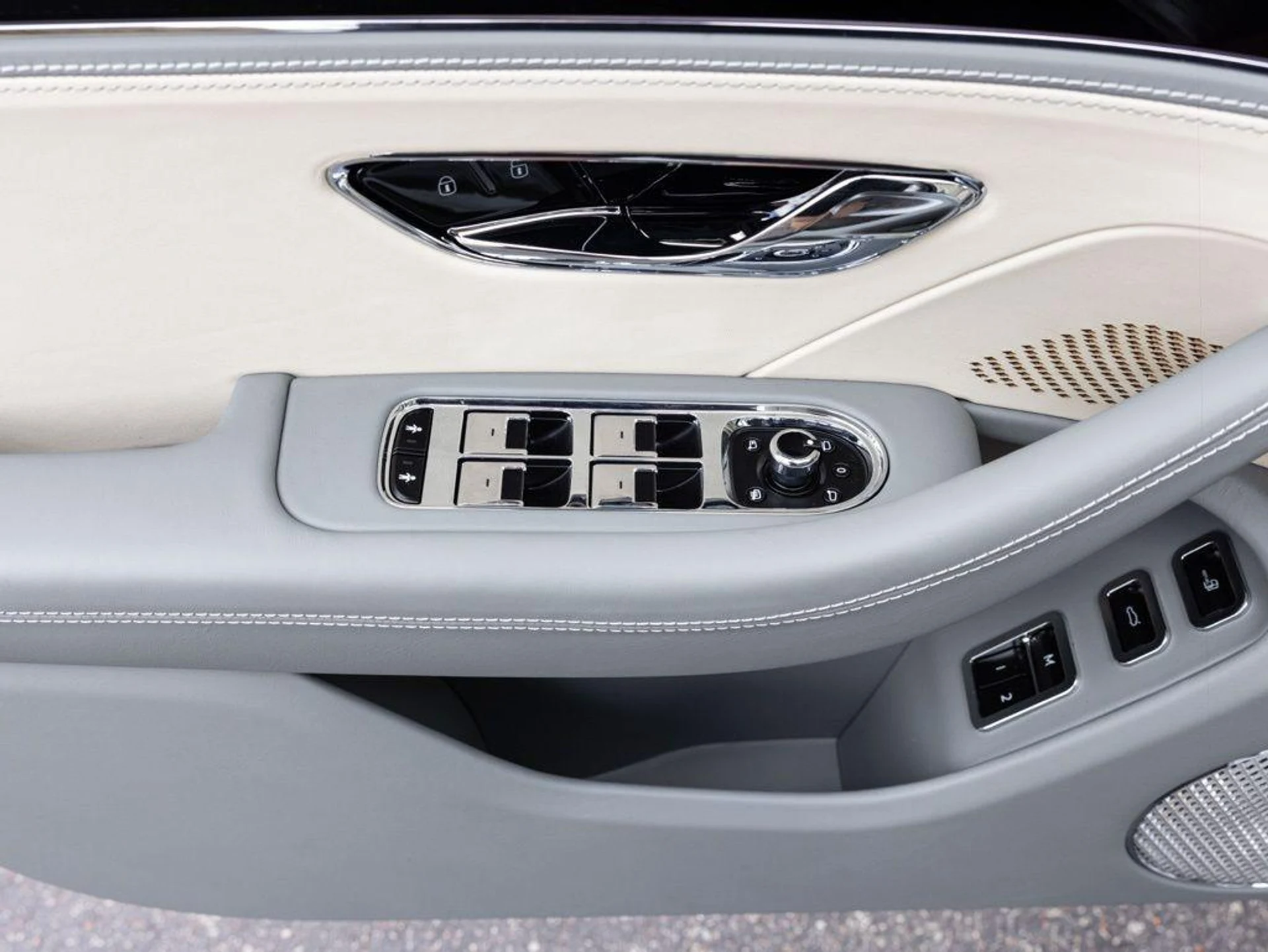 mph023_2614469837_500853697_69ac49bb42328134f501cf3d_d9cbea5f17