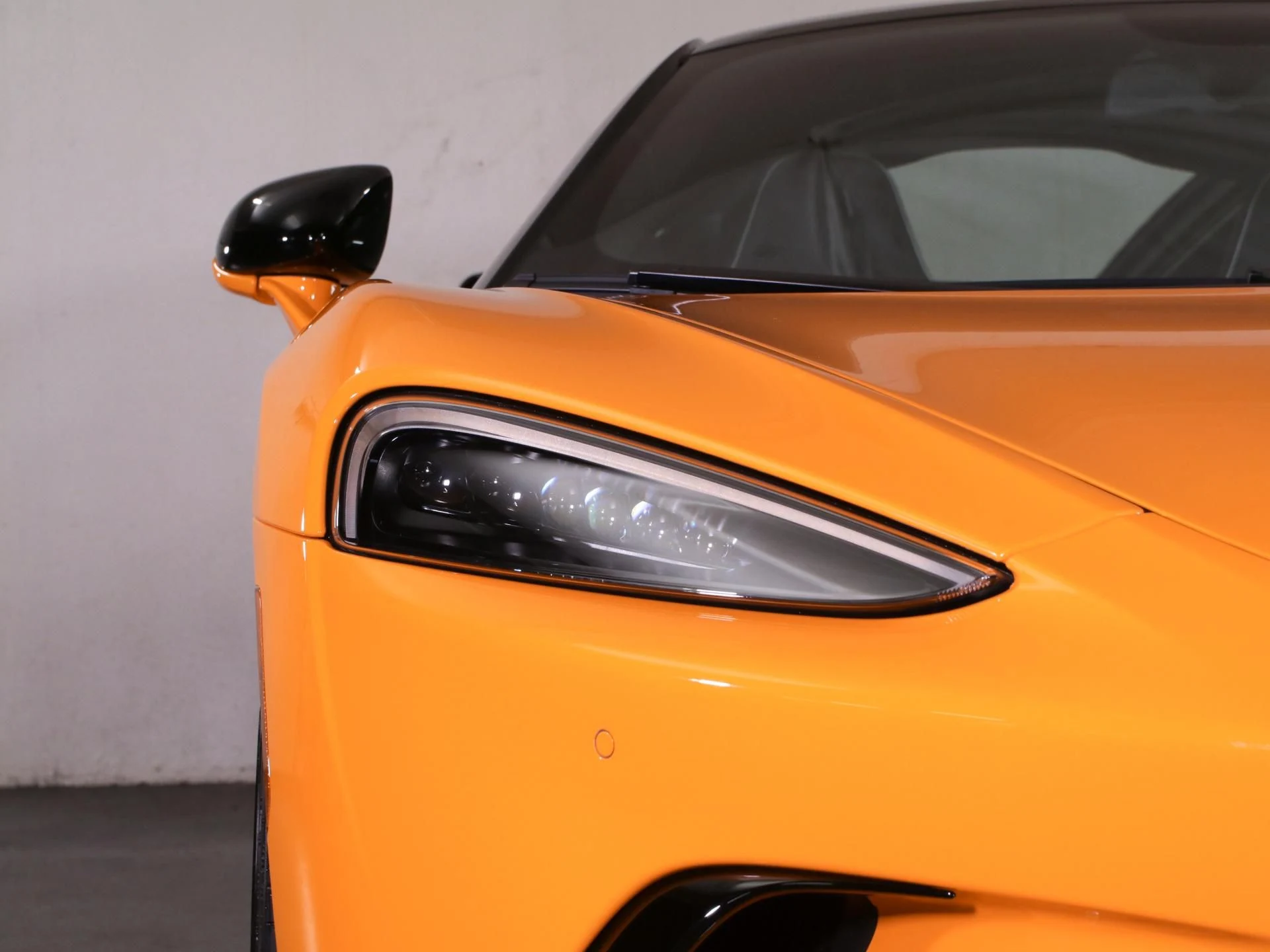 mph023_2627374330_New_2025_Aston_Martin_DBX_707_1752297236_987df64280