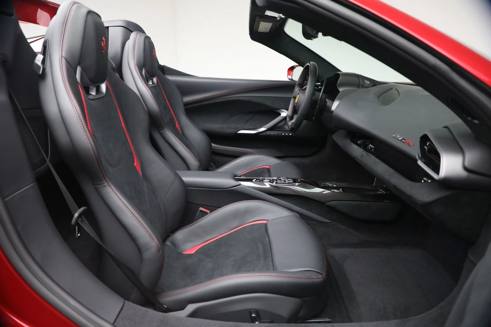 mph023_2634568189_Used_2025_Ferrari_296_GTS_1769548301_c62fae2229