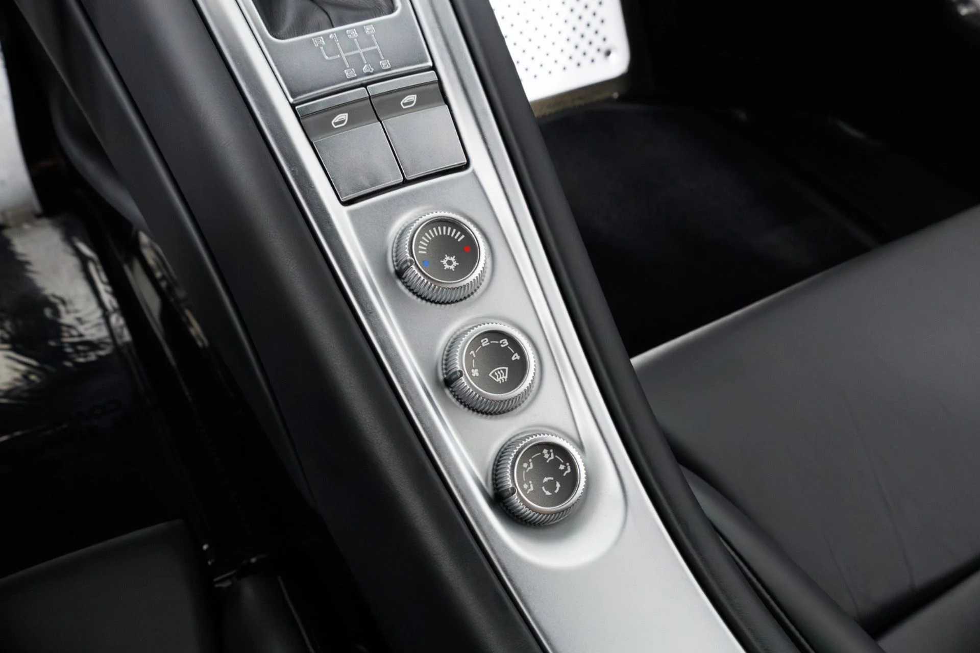 mph023_2637886540_Used_2004_Porsche_Carrera_GT_1780433568_c99779f670
