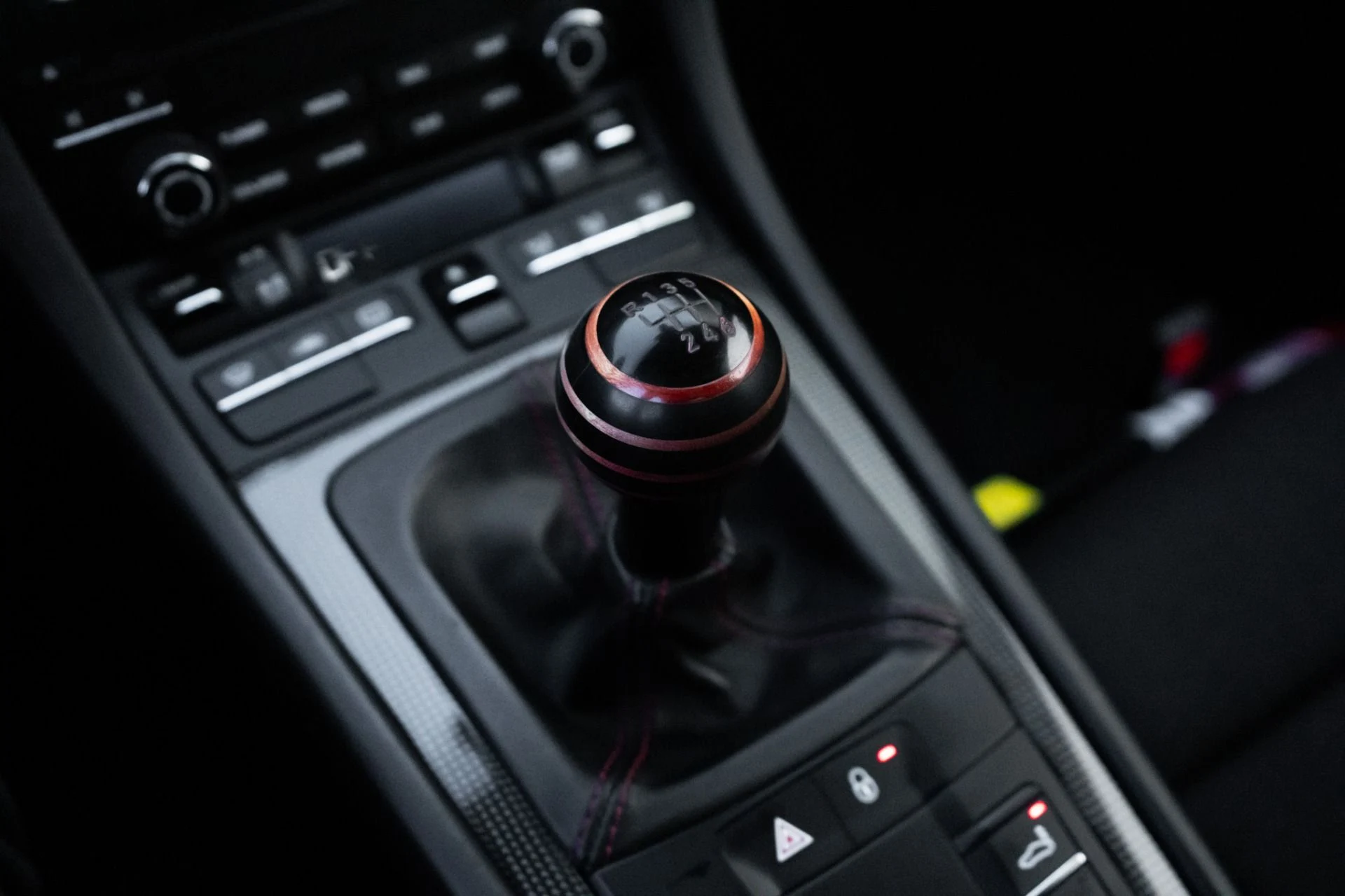mph023_2640787428_Used_2018_Porsche_911_GT_3_Touring_1787008585_d8aa8ef85f