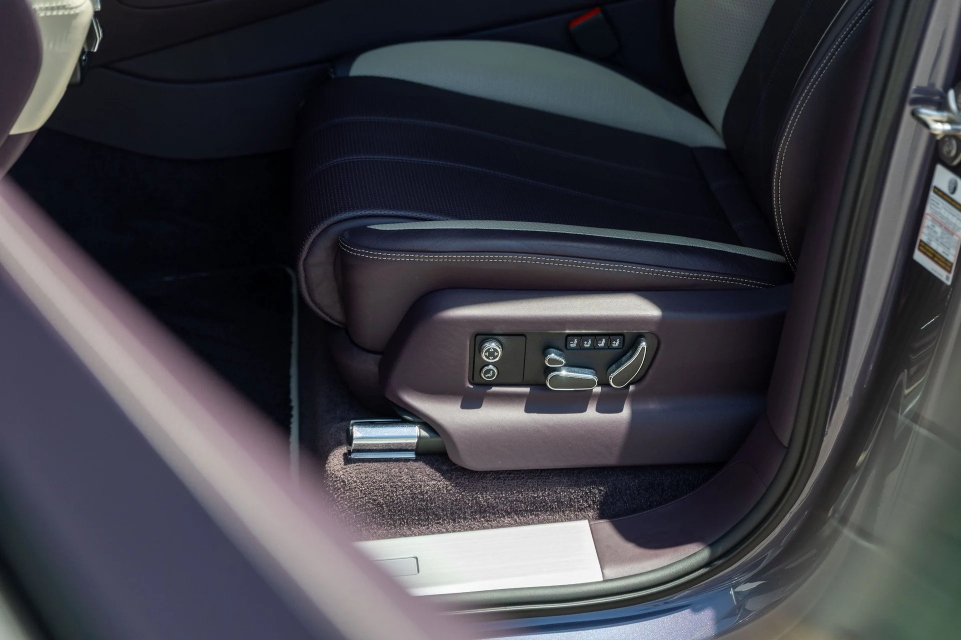 mph023_2644029330_Hi_Tech_Luxury_Imports_LLC_SJAAT_2_ZV_4_PC_018520_image_23_d2272acd49