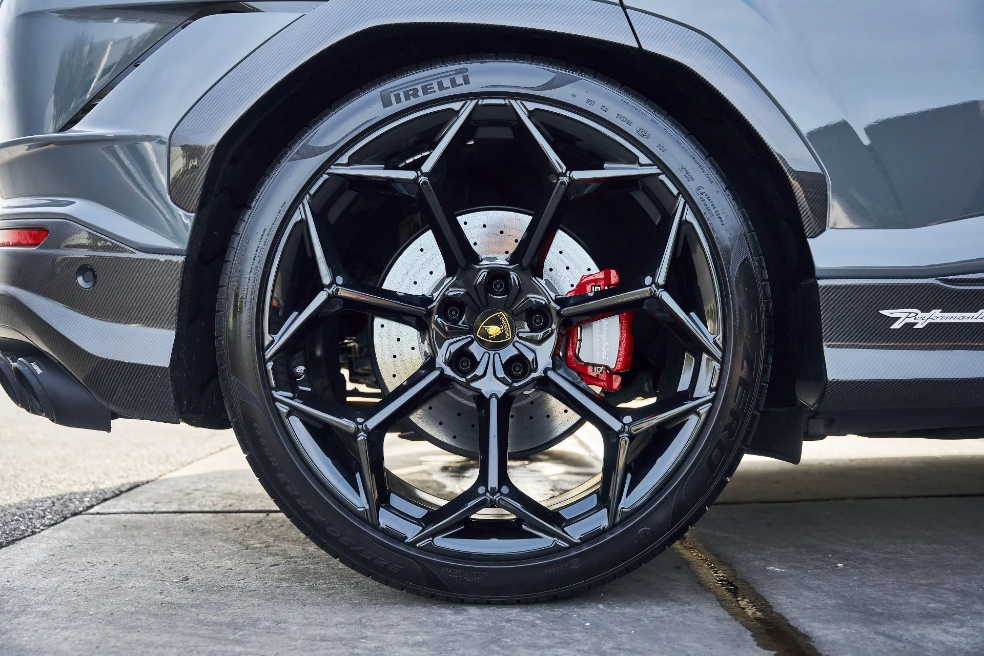 mph023_2650556675_Used_2024_Lamborghini_Urus_Performante_1766457650_fcb29e98a9