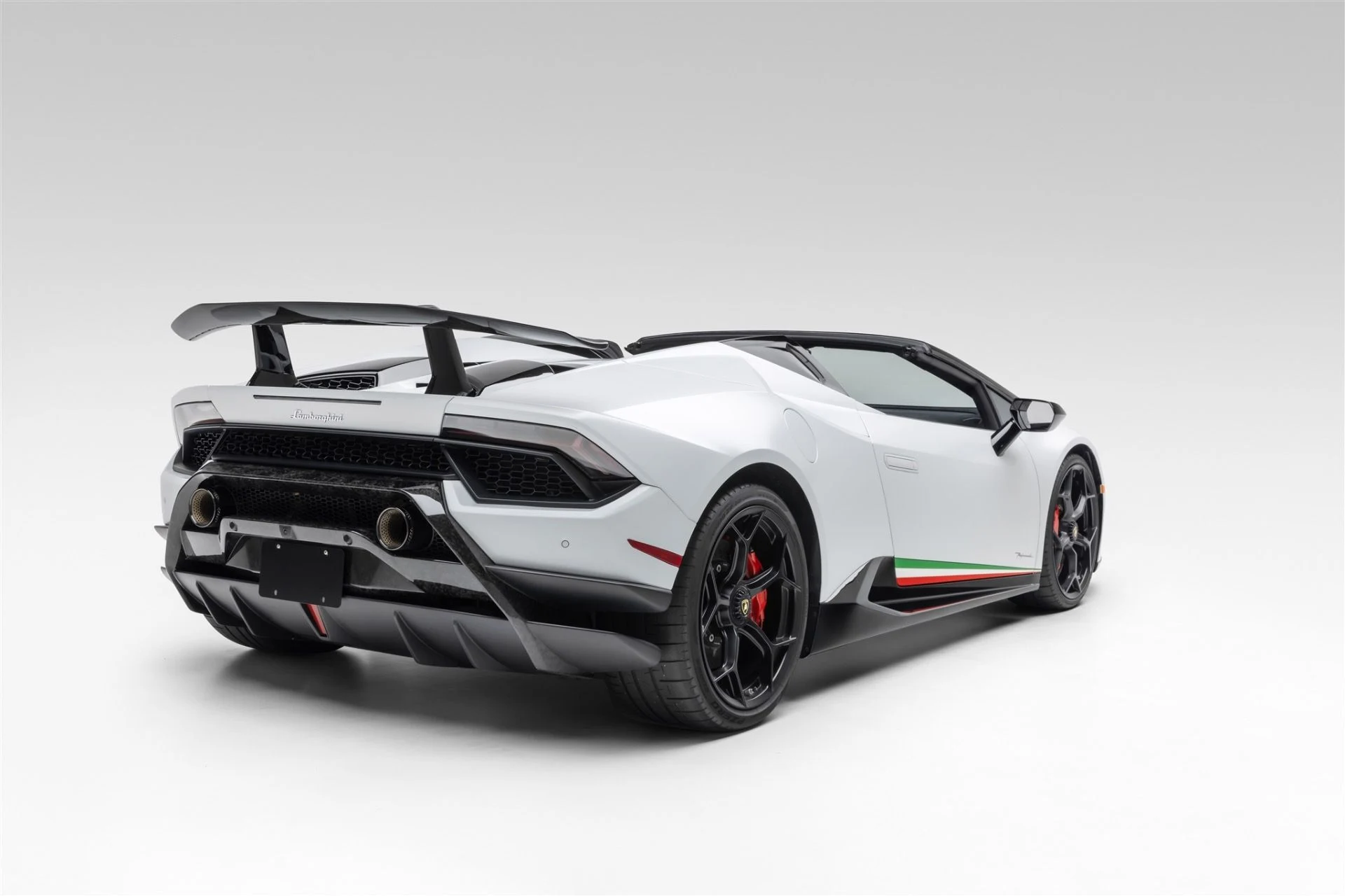 mph023_2653323088_Used_2019_Lamborghini_Huracan_LP_640_4_Performante_Spyder_1772145189_26e6382eb9