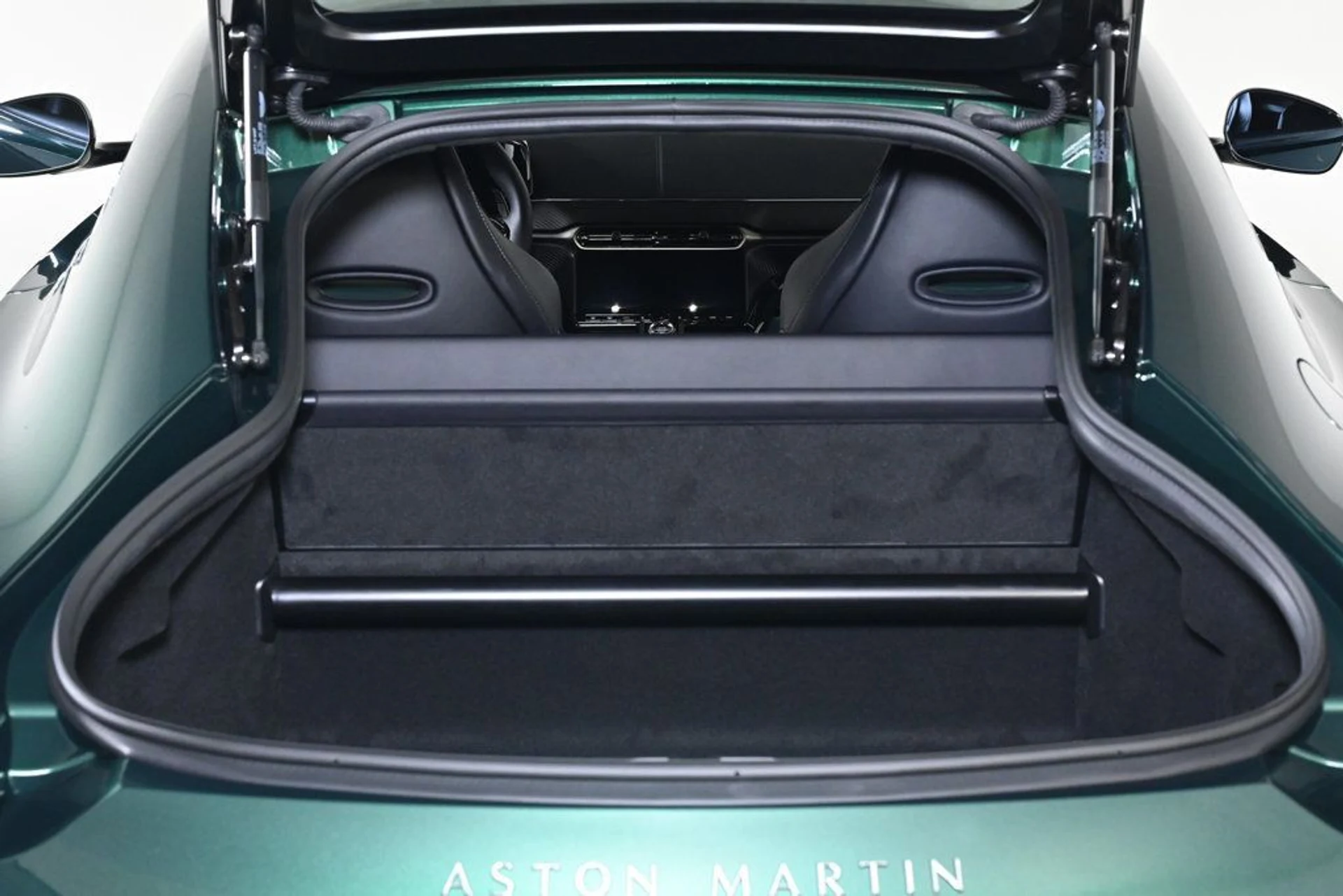 mph023_2654718004_new_2026_aston_martin_vantage_scoupe_11350_22964227_23_1024_a326f821c0