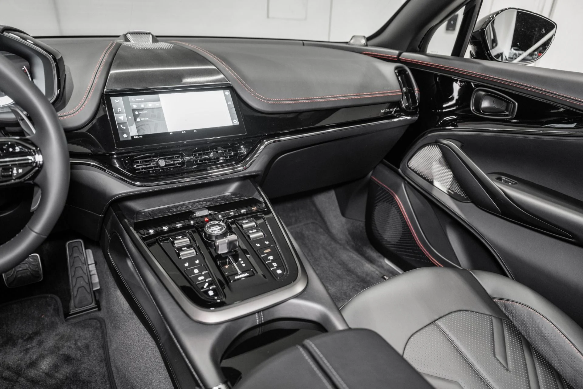 mph023_2657254251_New_2026_Aston_Martin_DBX_S_1765985660_ec1a803a6d