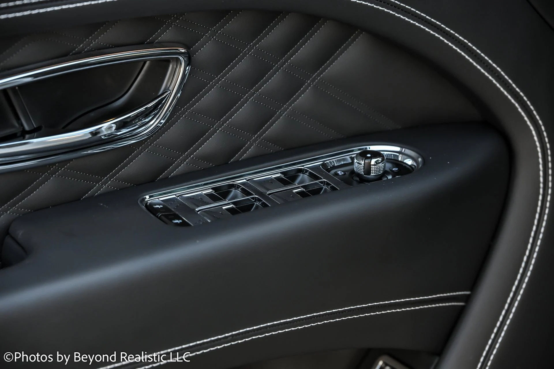 mph023_265869901_Used_2024_Bentley_Bentayga_V8_1764105178_47a5d38ca7