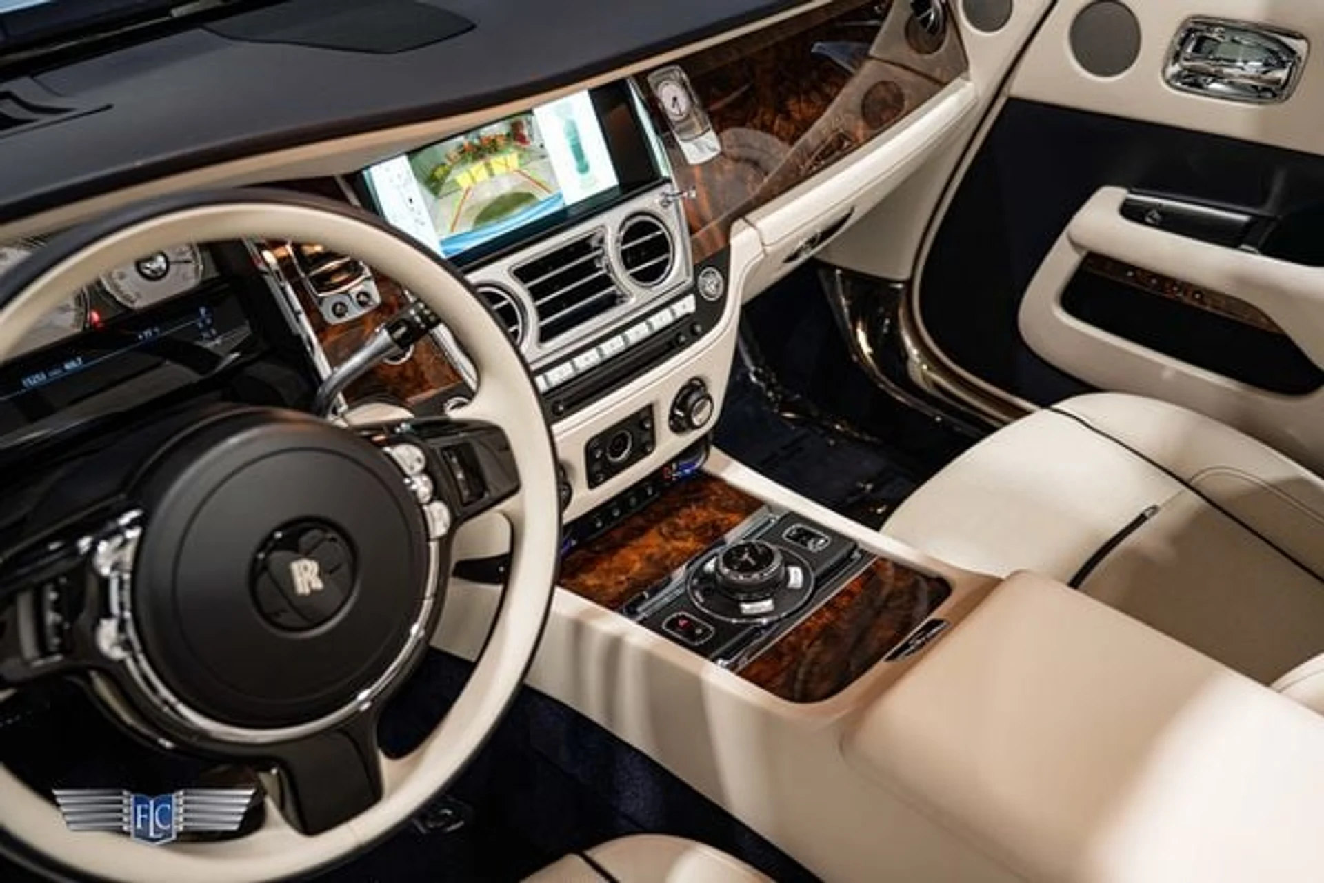 mph023_2661110662_used_2017_rolls_royce_dawn_convertible_9689_23094548_28_640_ddabf0486c