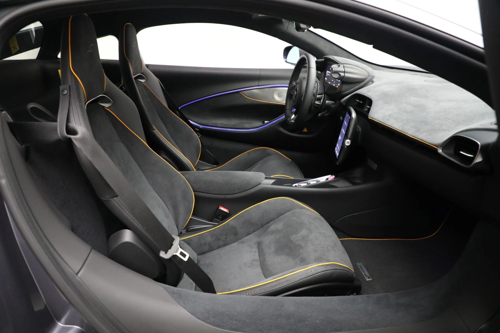 mph023_266444787_New_2024_Mc_Laren_Artura_Performance_bf72808657