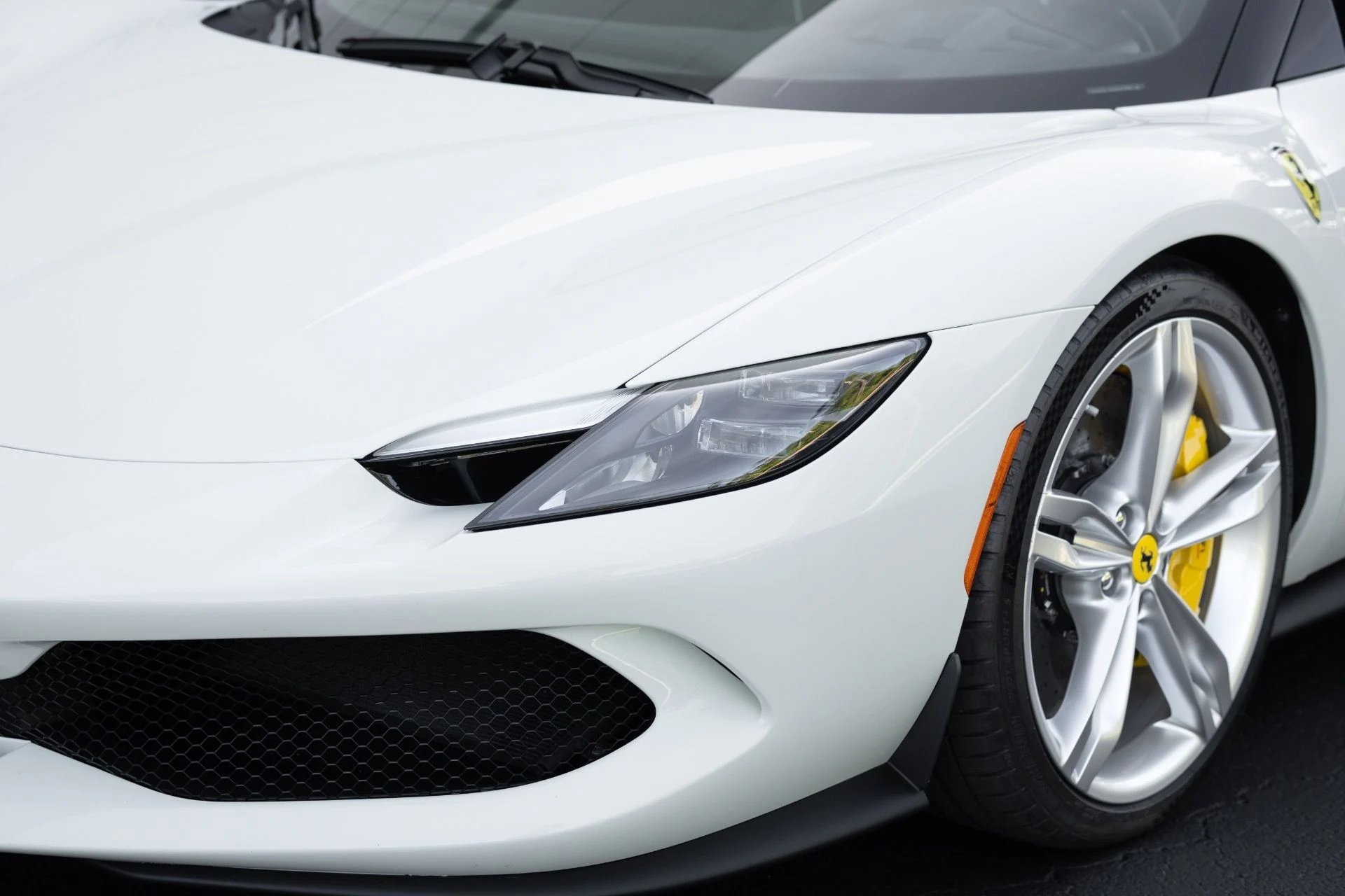 mph023_2664755339_Used_2025_Ferrari_296_GTB_1761682901_8e846866e5