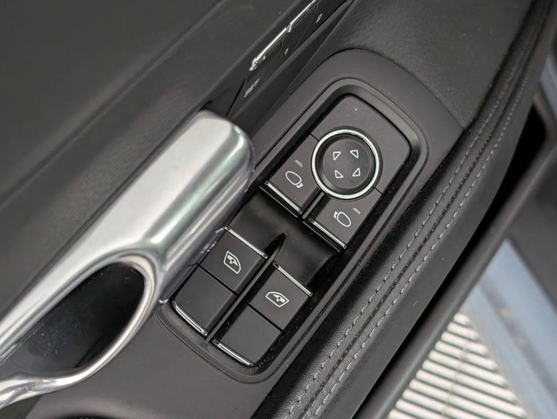 mph023_2667701899_o_EBAE_KS_Sn9h_D_o2_N29_L_Spq_J_ZU_46e90dfc68