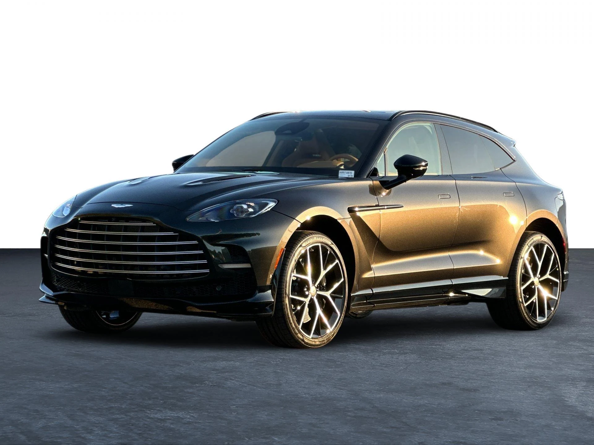 mph023_2667815028_New_2026_Aston_Martin_DBX_707_1765379222_72d2b7b1a8