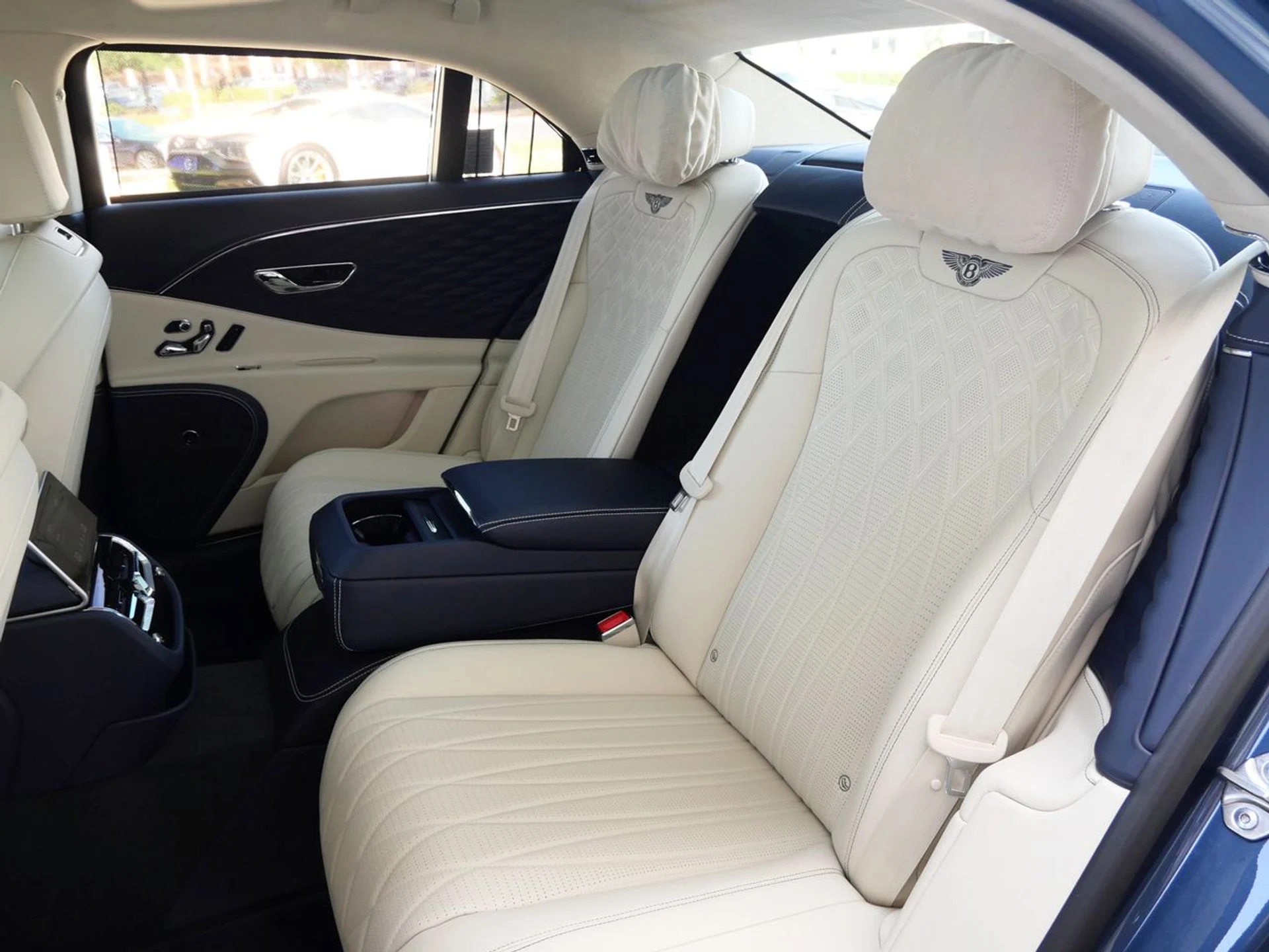 mph023_2678283866_48d1d0151c33ca0864dbee9cd79cd637x_52775f50f7