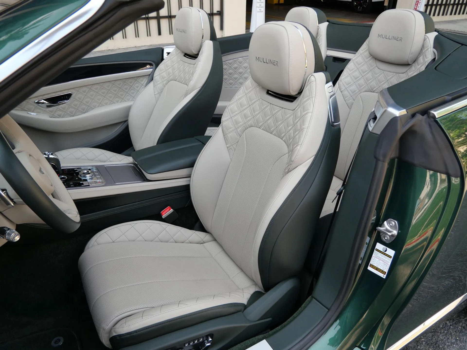 mph023_2678352020_24bf264dbb41a5242eb58d902f7766c6x_25eef9b90b