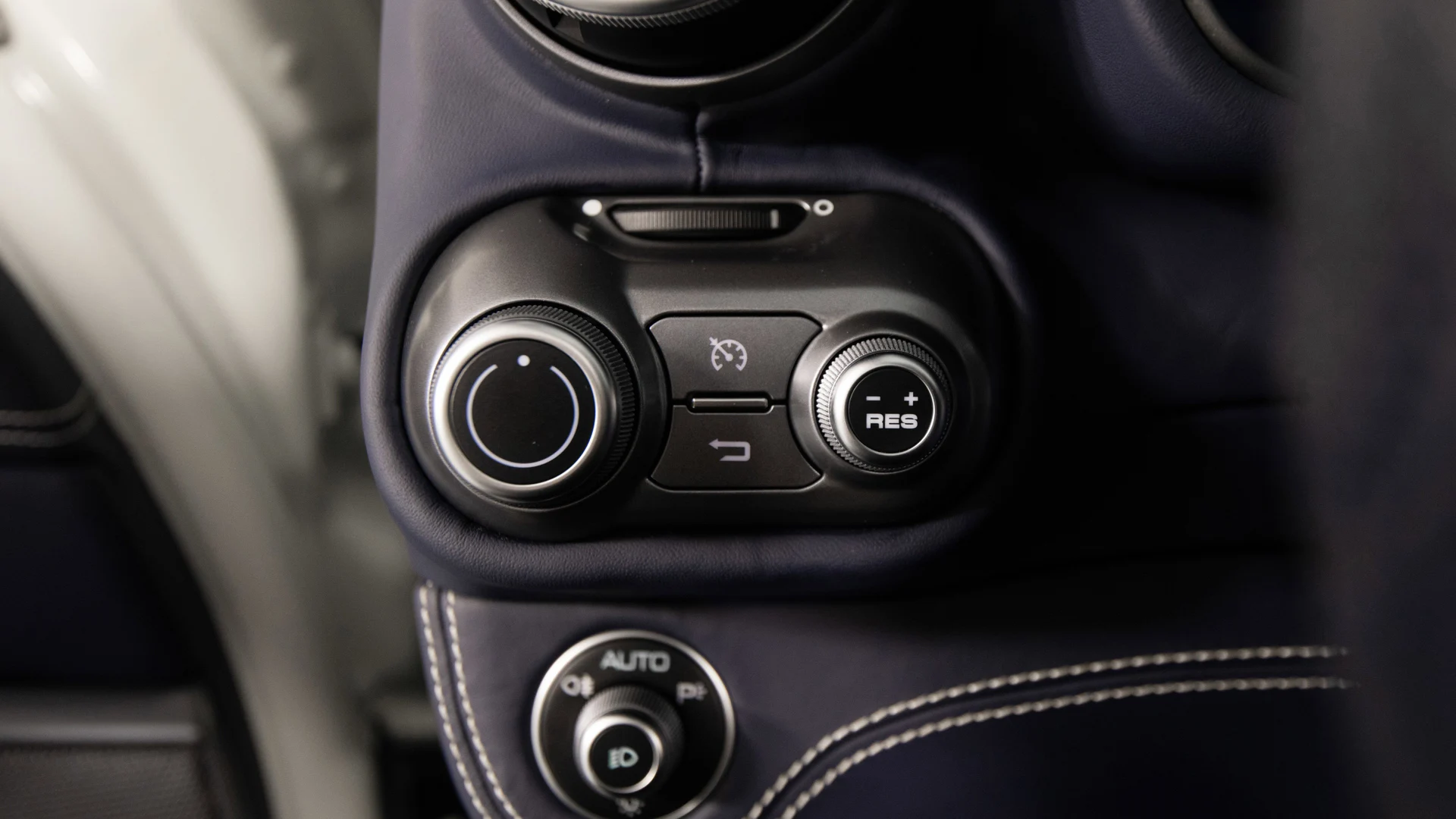 mph023_2692119032_32f06aed017249cbaad79d1b9ef989cb_31c7402912