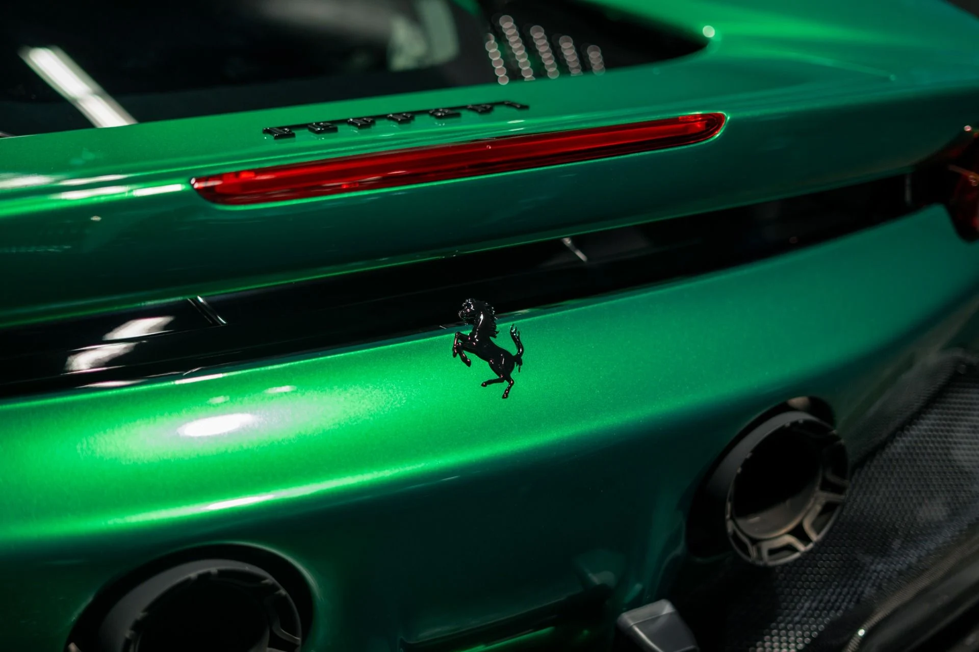 mph023_2692720023_Used_2024_Ferrari_SF_90_Spider_Extra_Campionario_Green_Jewel_711842_MSRP_1784911188_b94e43e440