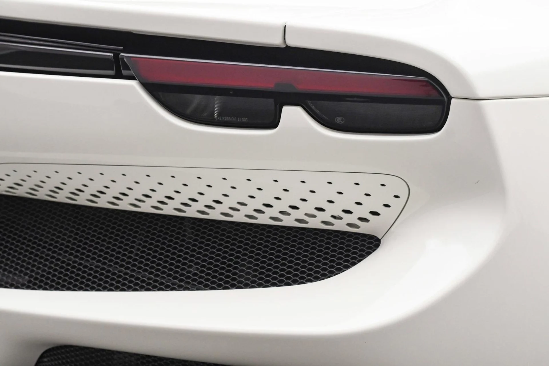 mph023_2693327550_Used_2024_Ferrari_296_GTS_in_Bianco_Avus_1740819844_fde0a65205