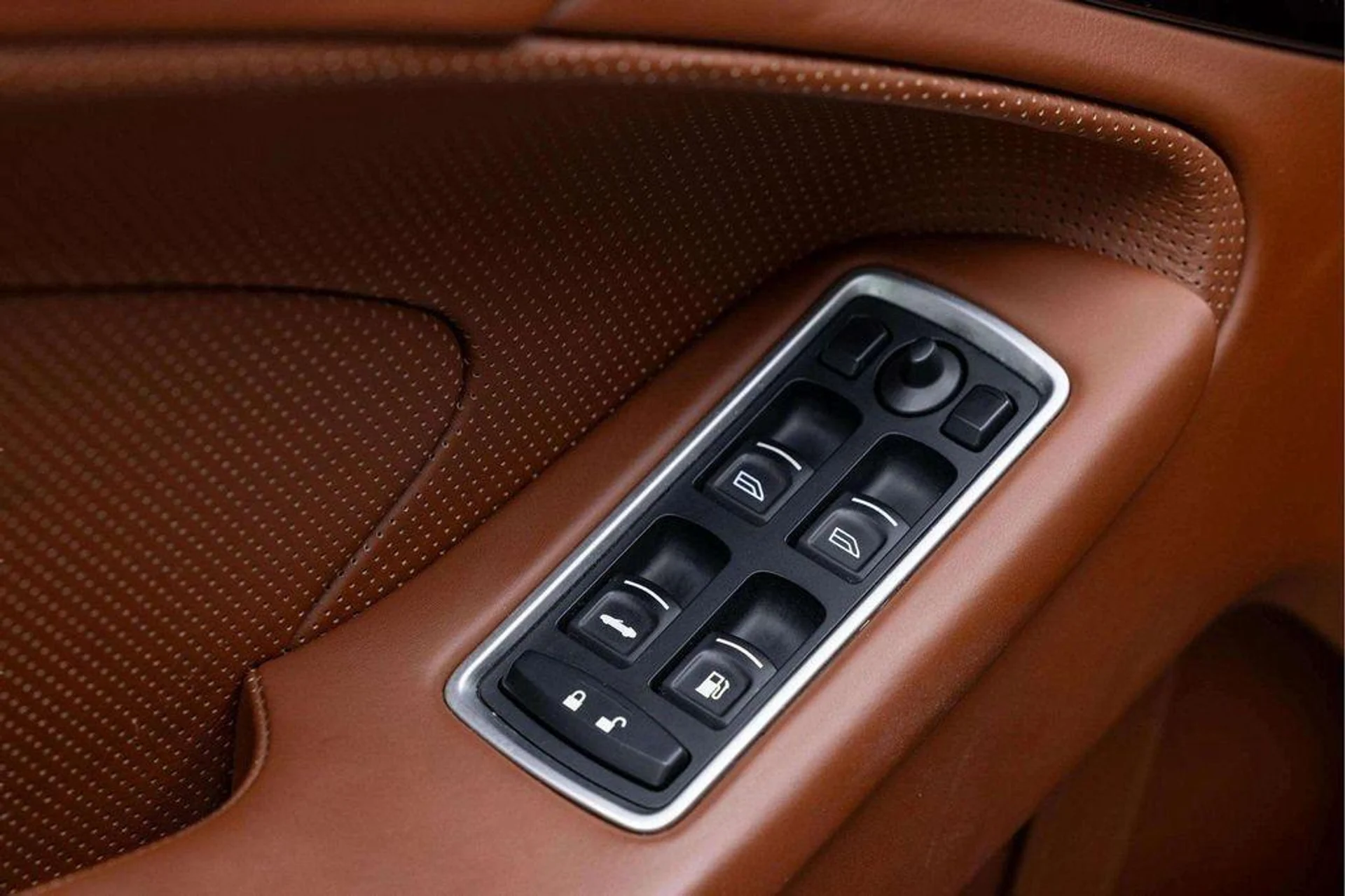 mph023_2698374151_Svtr_N_farpl_Piarzf_Uzkpra_ATQ_c2f1075fcf