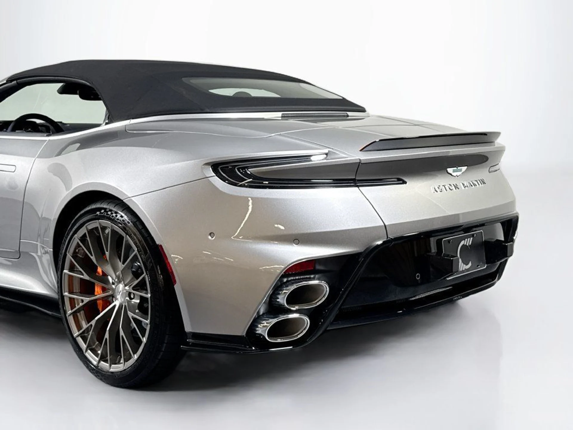 mph023_2699973488_new_2026_aston_martin_db12_volante_11350_23082922_25_1024_c0be479c6f