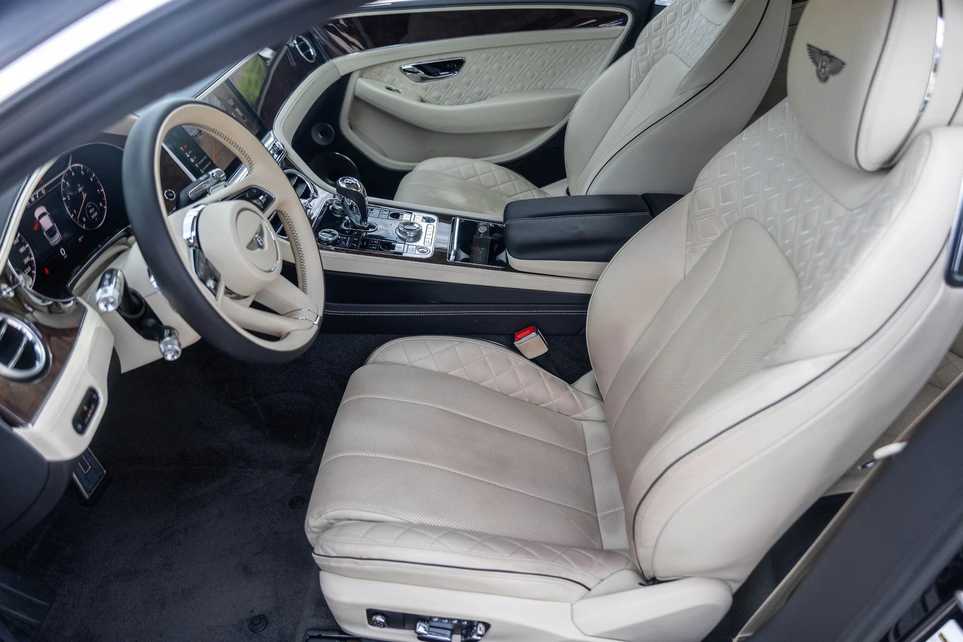 mph023_2708164913_Hi_Tech_Luxury_Imports_LLC_SCBCG_2_ZG_6_NC_090901_image_23_d317786d20