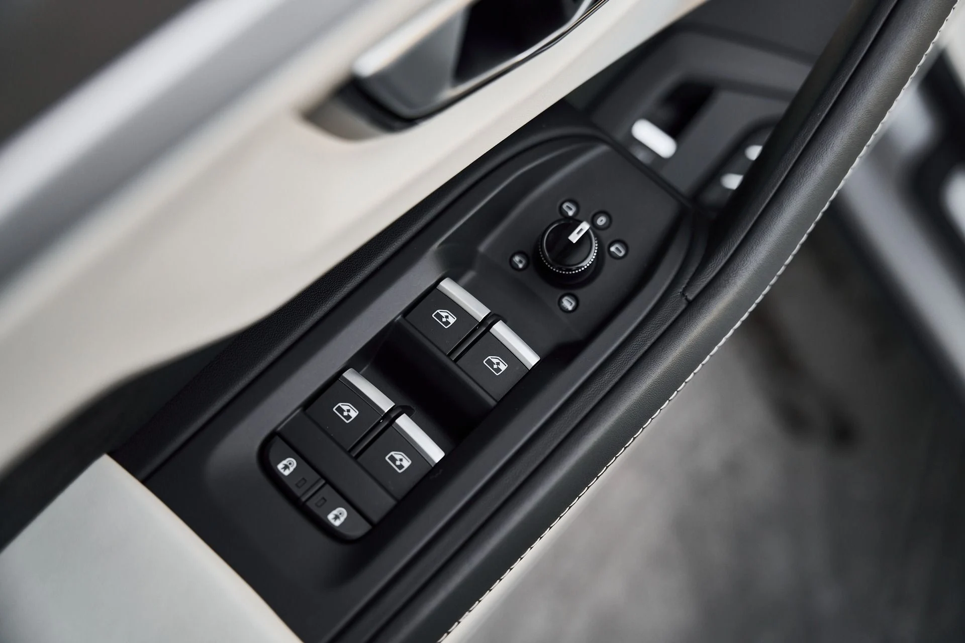 mph023_2708705734_Used_2021_Lamborghini_Urus_1771117240_a1b044885e