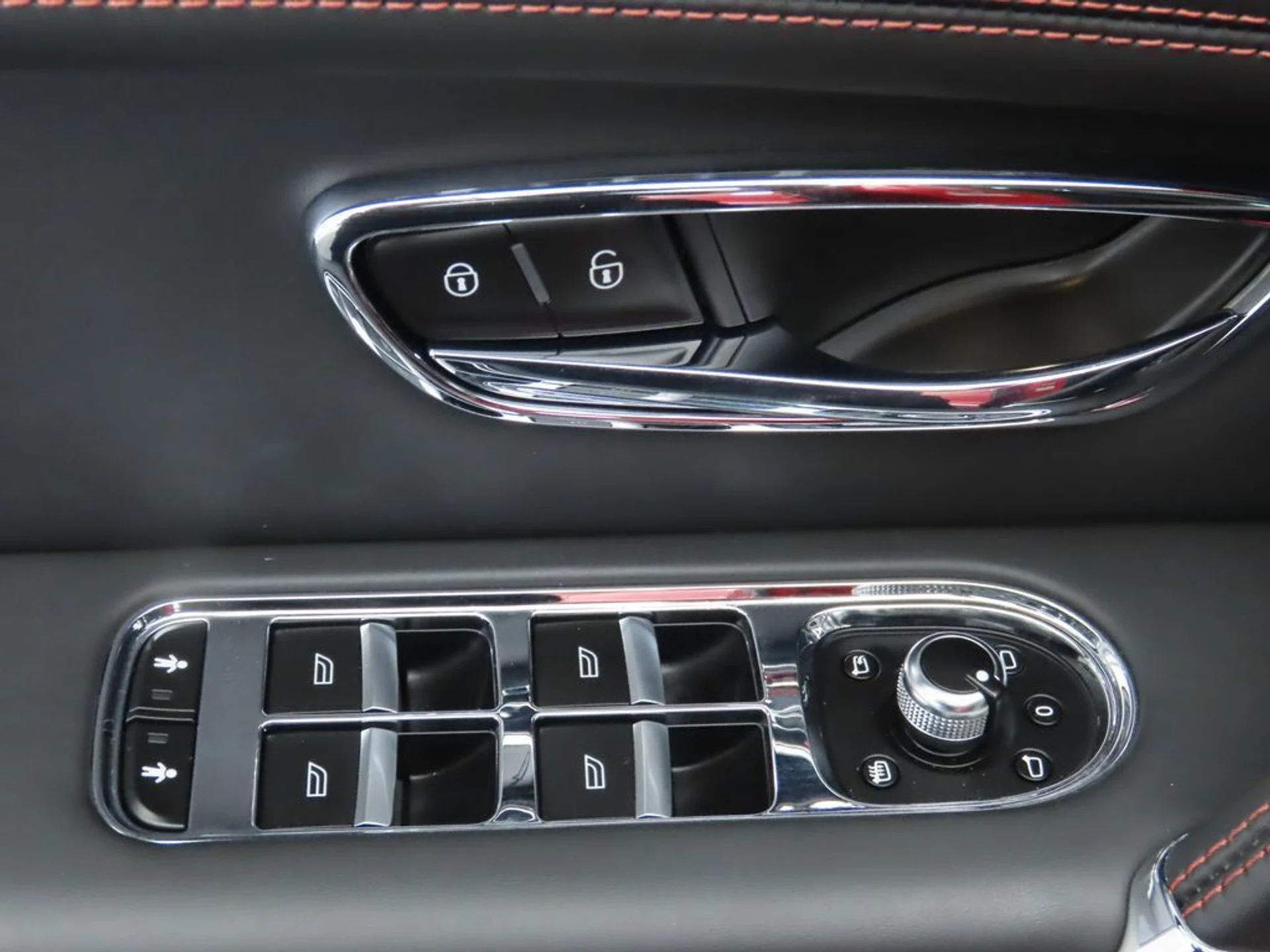 mph023_2710536994_used_2019_bentley_bentayga_v8awd_8119_22926771_24_1024_c0bab69ba1