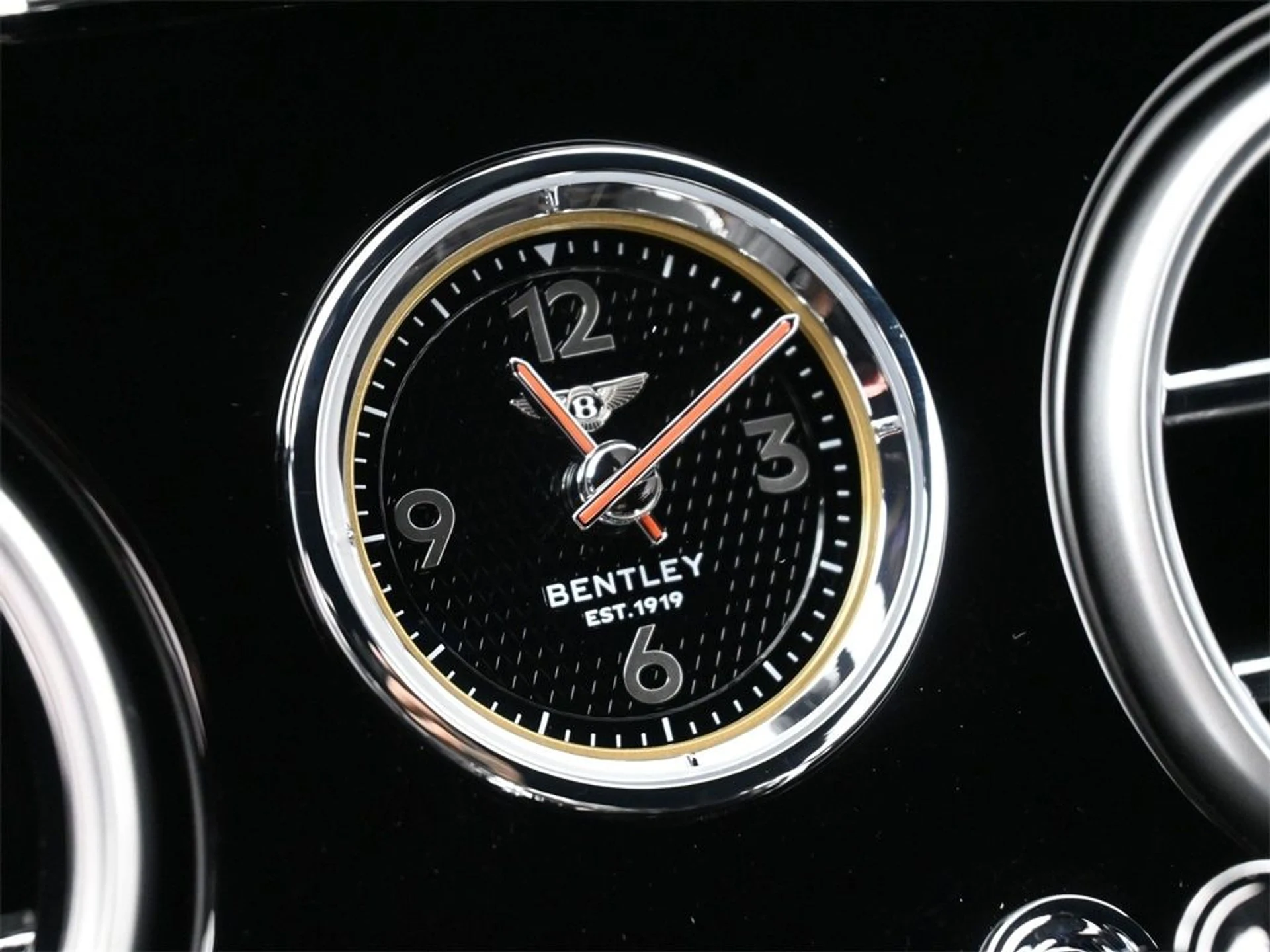 mph023_2713067888_e6188064c035b0263734892a0bbc73c2x_7b6f54d6d3