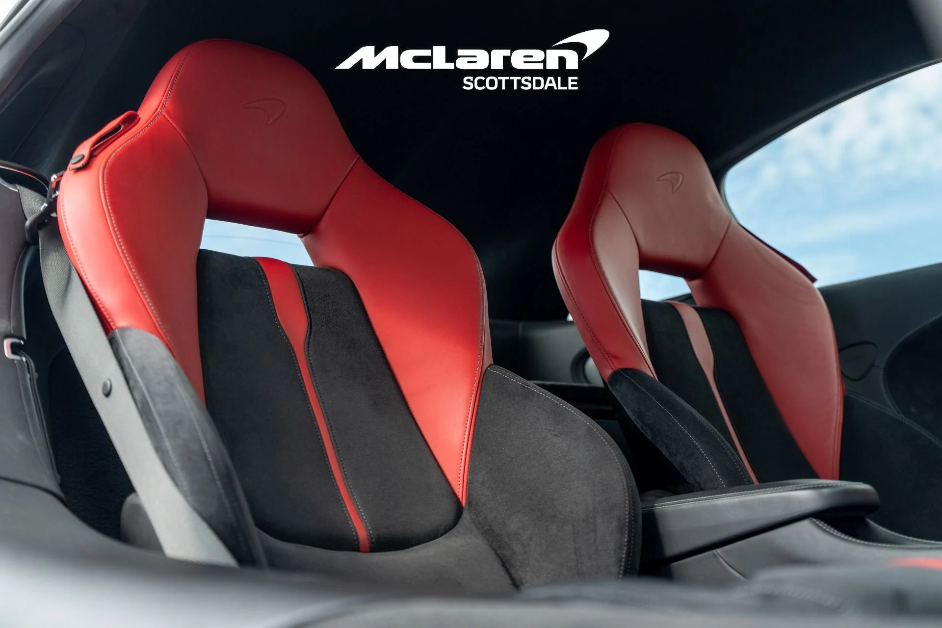 mph023_2718075445_Used_2016_MCLAREN_570_S_1756698807_8168213d54