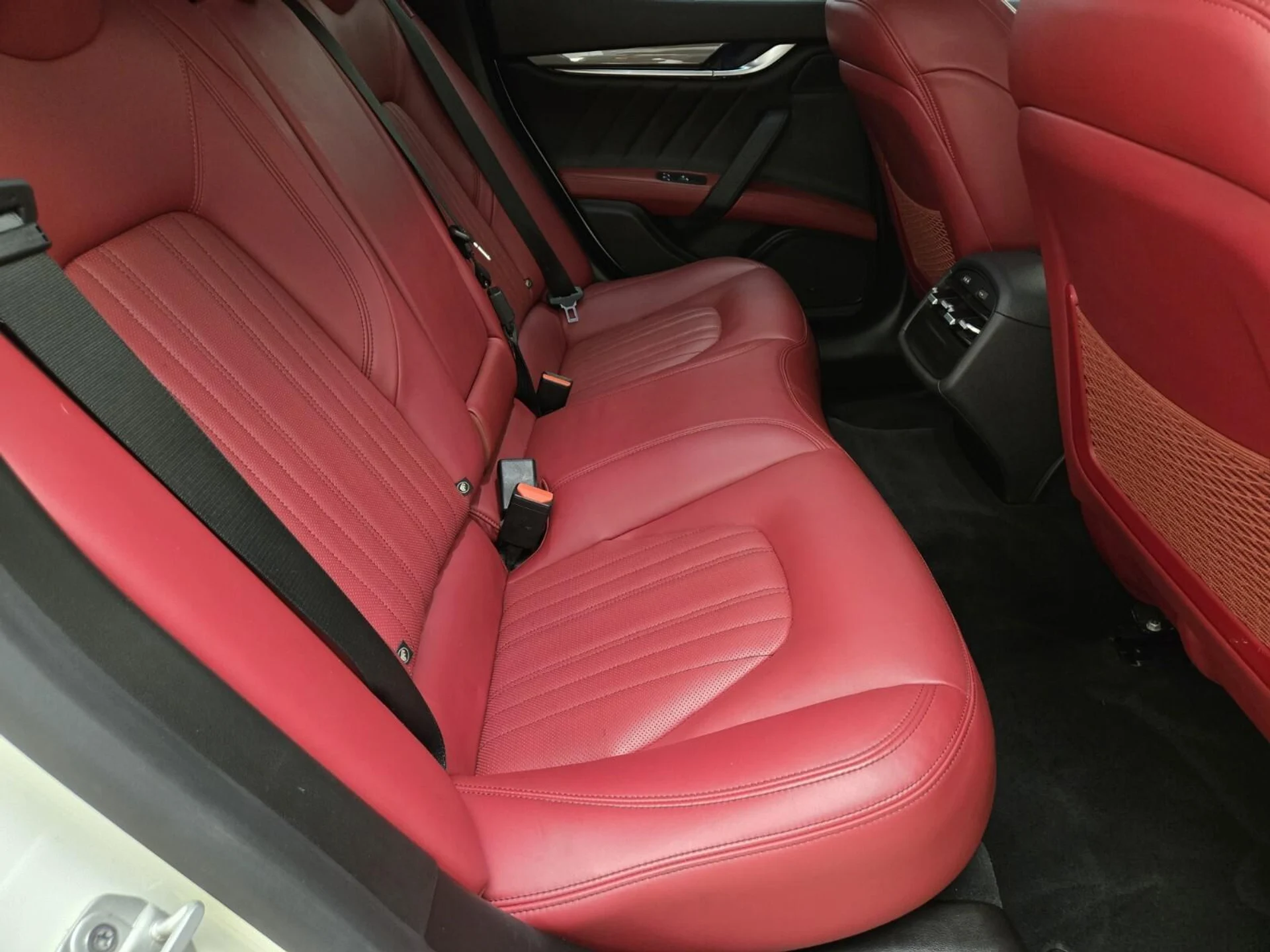 mph023_2719719342_Used_2021_Maserati_Ghibli_S_1734007190_efbf52fec2