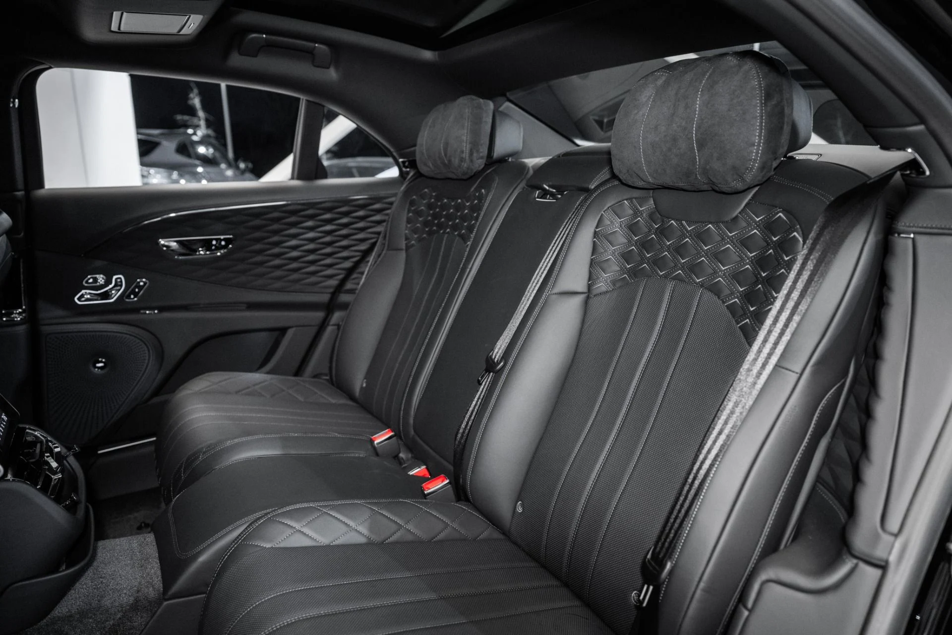 mph023_2721198128_Used_2024_Bentley_Flying_Spur_Speed_1741190012_3d09662f51