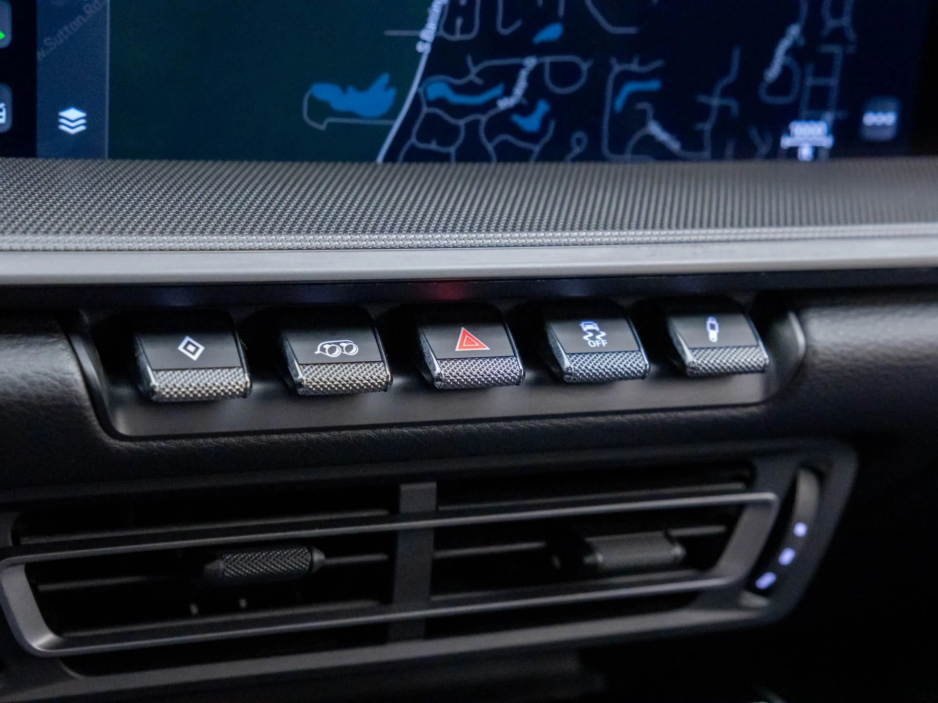 mph023_2724307674_5c4bef2a639080a0881e3406658ffb02x_a38502f447