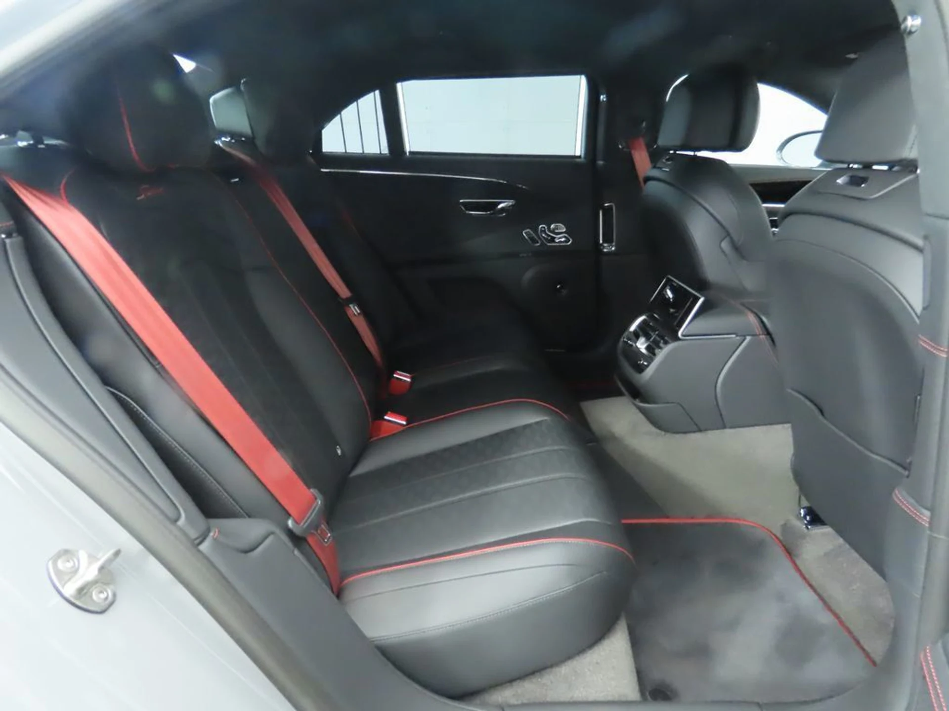 mph023_272530247_new_2025_bentley_flying_spur_speedsedan_8119_22891449_24_1024_d235b05e28