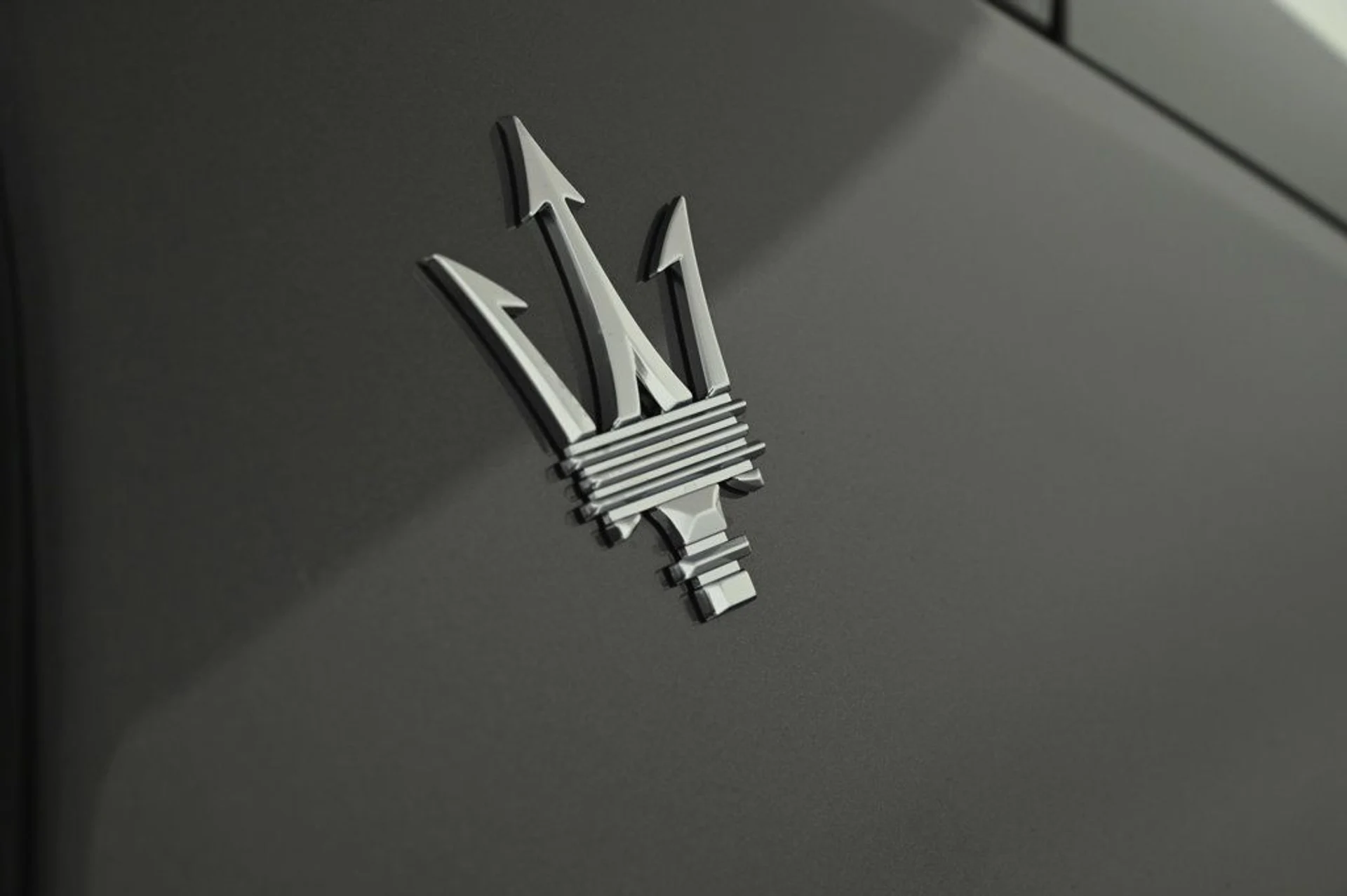 mph023_2740379251_used_2025_maserati_grecale_base_11350_22975702_23_1024_82b2f5ccee