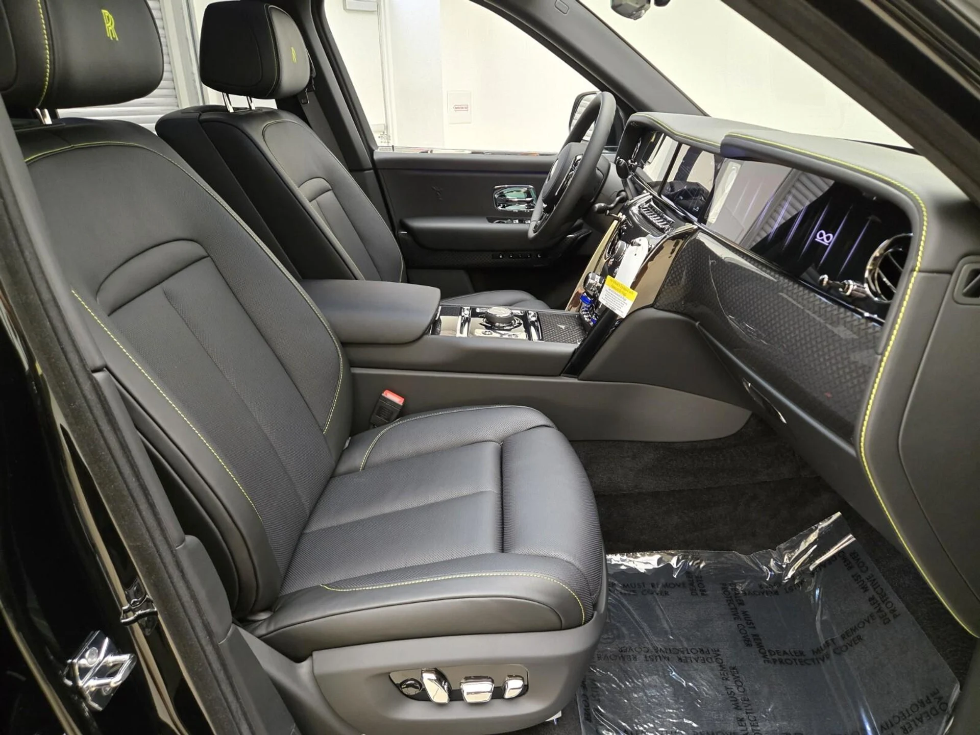 mph023_2740801109_New_2026_Rolls_Royce_Cullinan_Black_Badge_1776921918_f014ab84ad