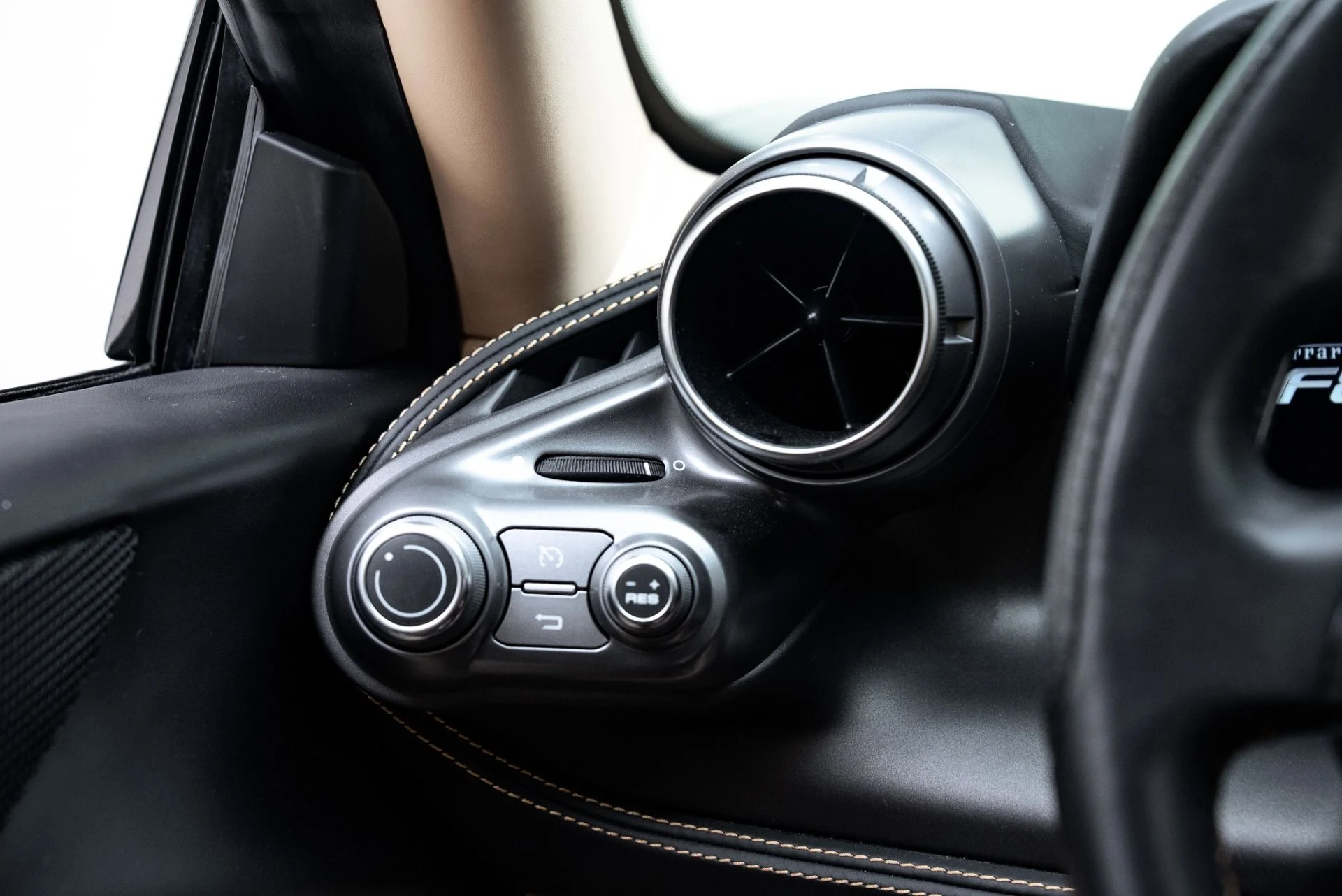 mph023_2742776514_Used_2022_Ferrari_F8_Tributo_1775088257_e68836a64e