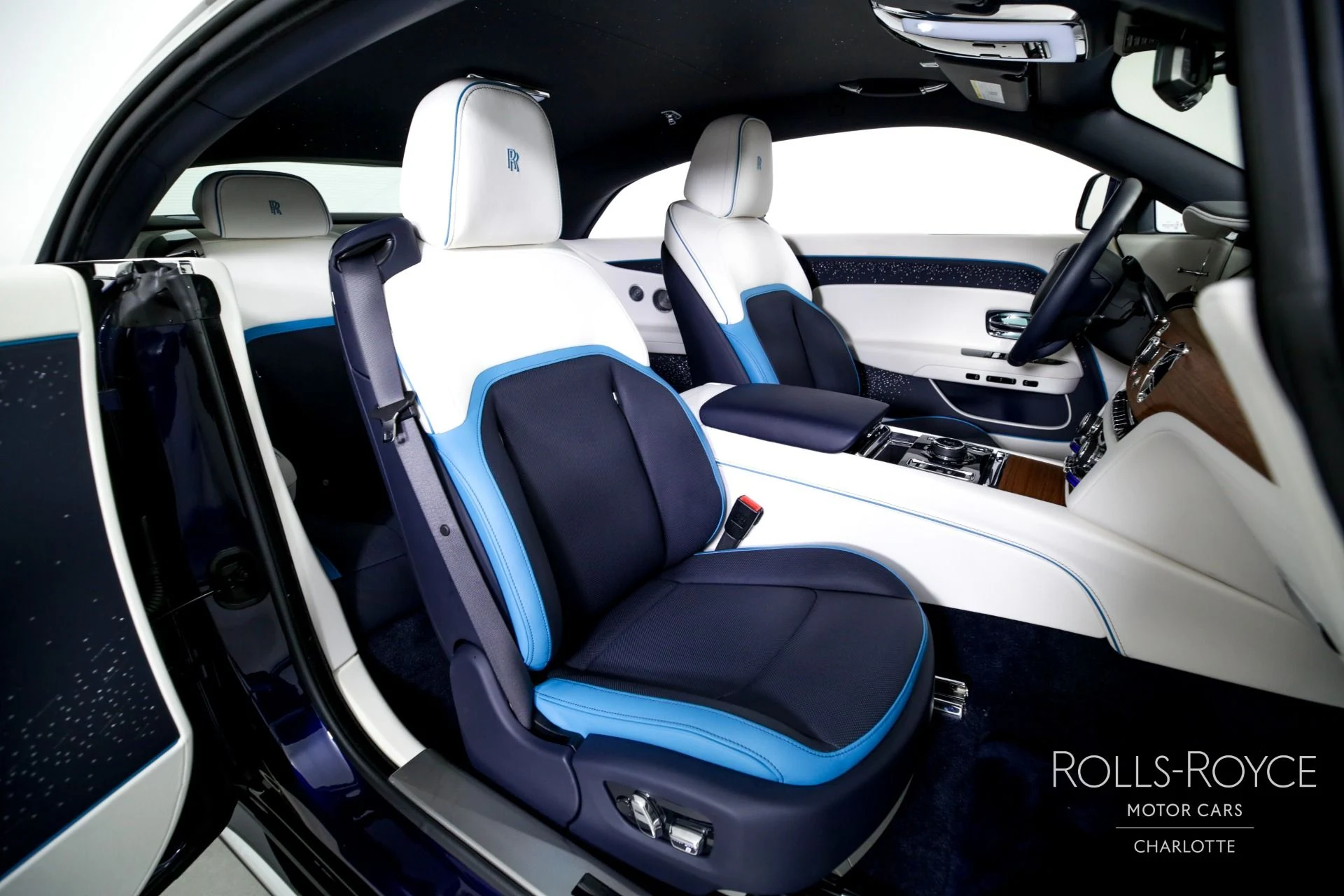 mph023_2743469129_Used_2024_Rolls_Royce_Spectre_1738087182_1d67c49dc3