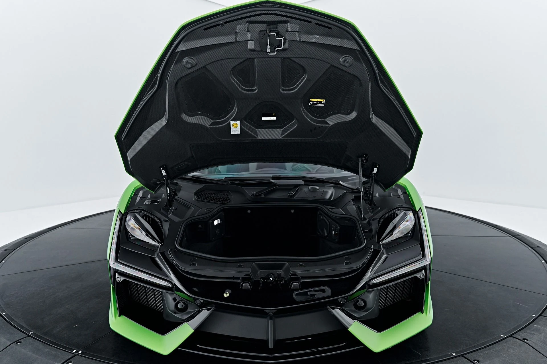 mph023_2748204165_Used_2024_Lamborghini_Revuelto_Base_1789697482_a251838a9e