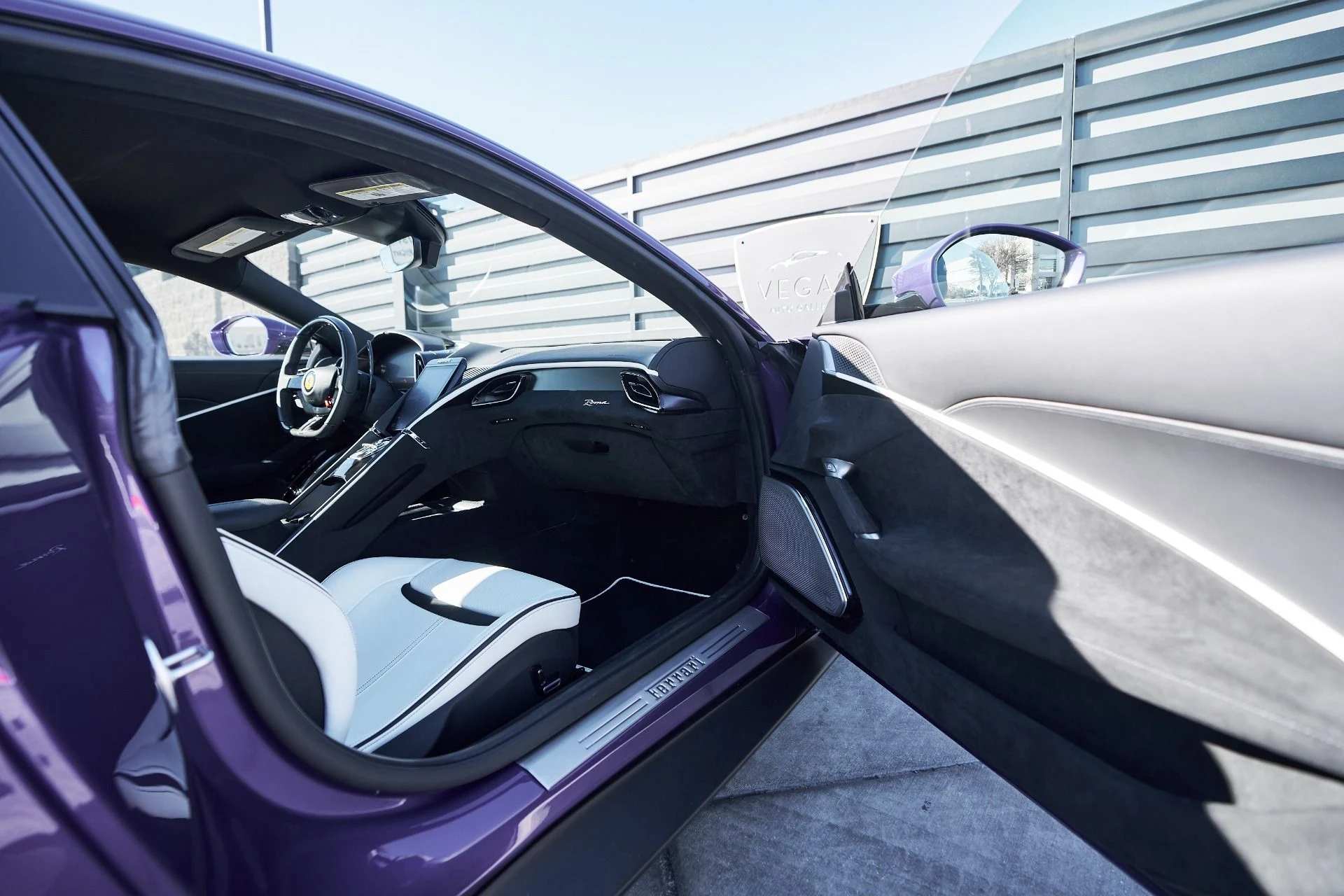 mph023_2751548105_Used_2024_Ferrari_Roma_Base_1762022555_7e25a057d2