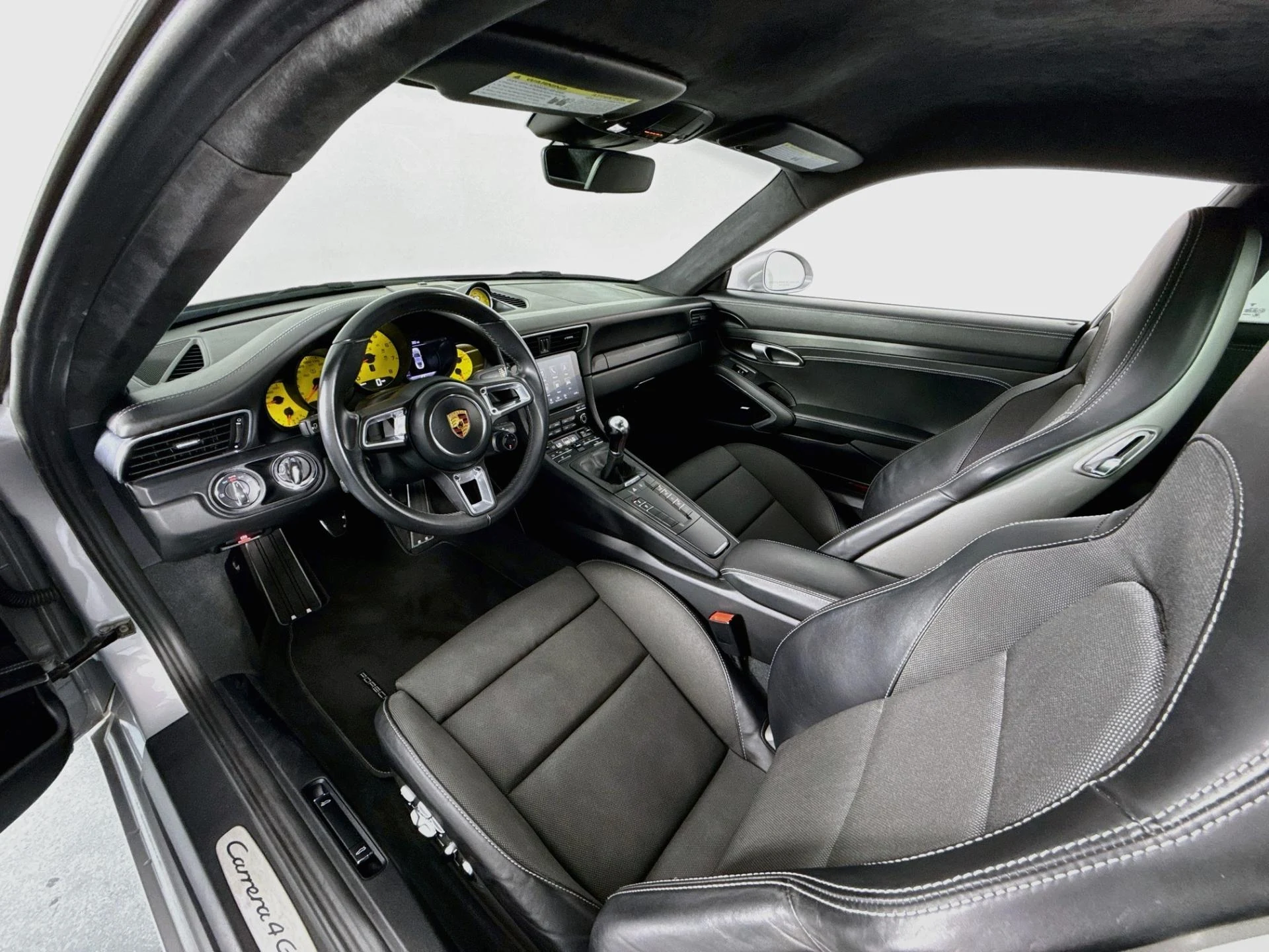 mph023_2753741032_Used_2018_Porsche_911_Carrera_4_GTS_1791931099_ff068ef980