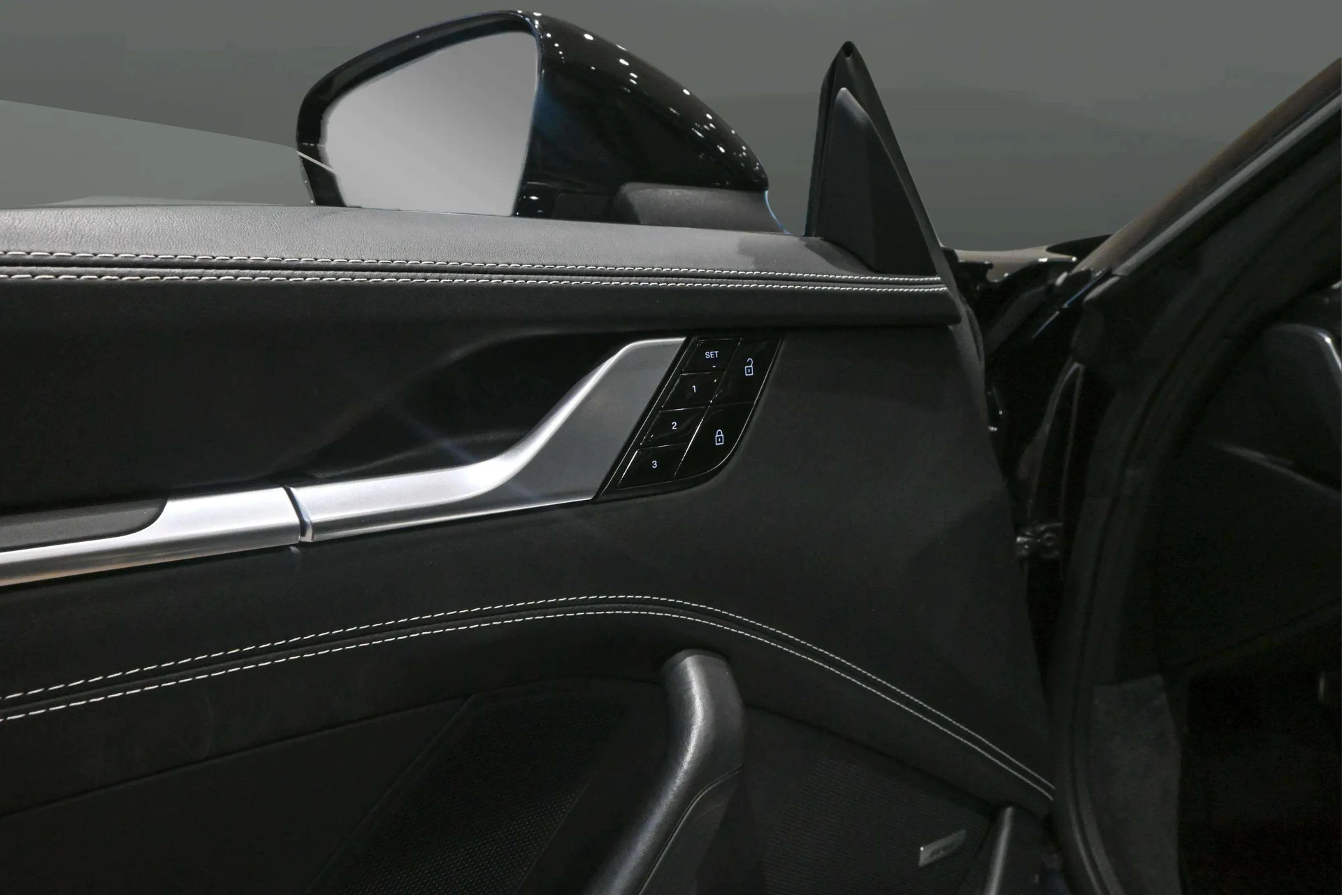 mph023_275374541_f02937db_4842_41a0_827d_e76a42da8588_2096bff64a