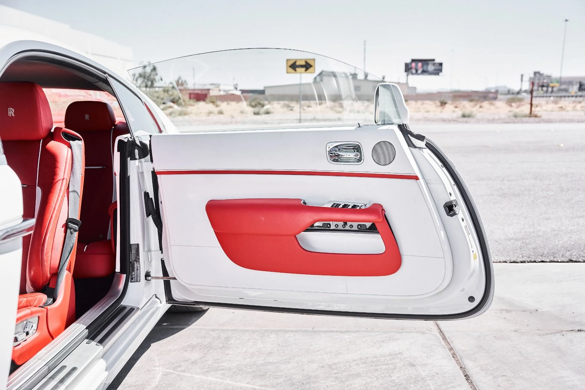 mph023_2756312078_Used_2020_Rolls_Royce_Wraith_Base_1775285154_6c2fe309a4