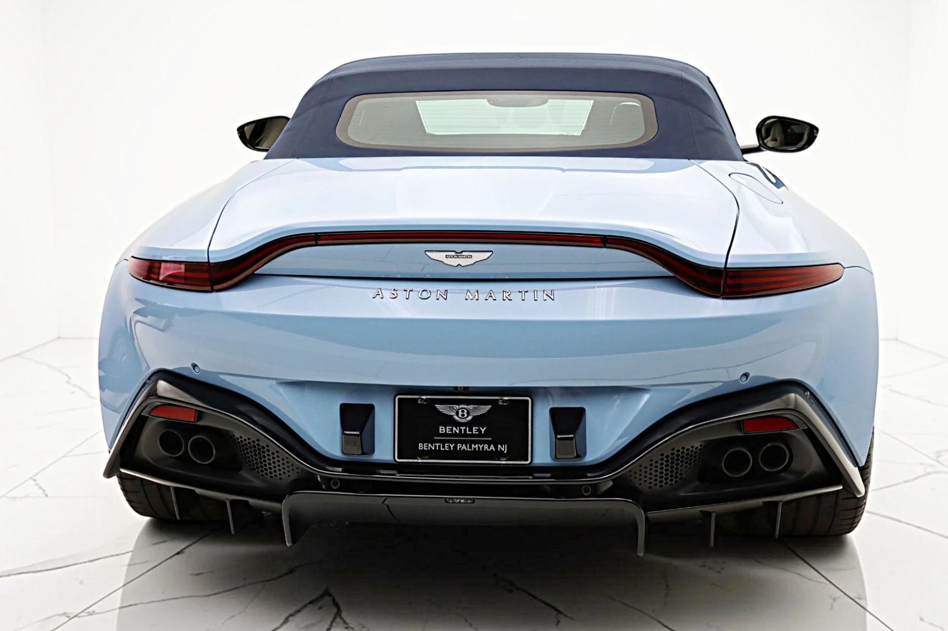 mph023_2759660567_Used_2022_Aston_Martin_Vantage_Roadster_836983625d