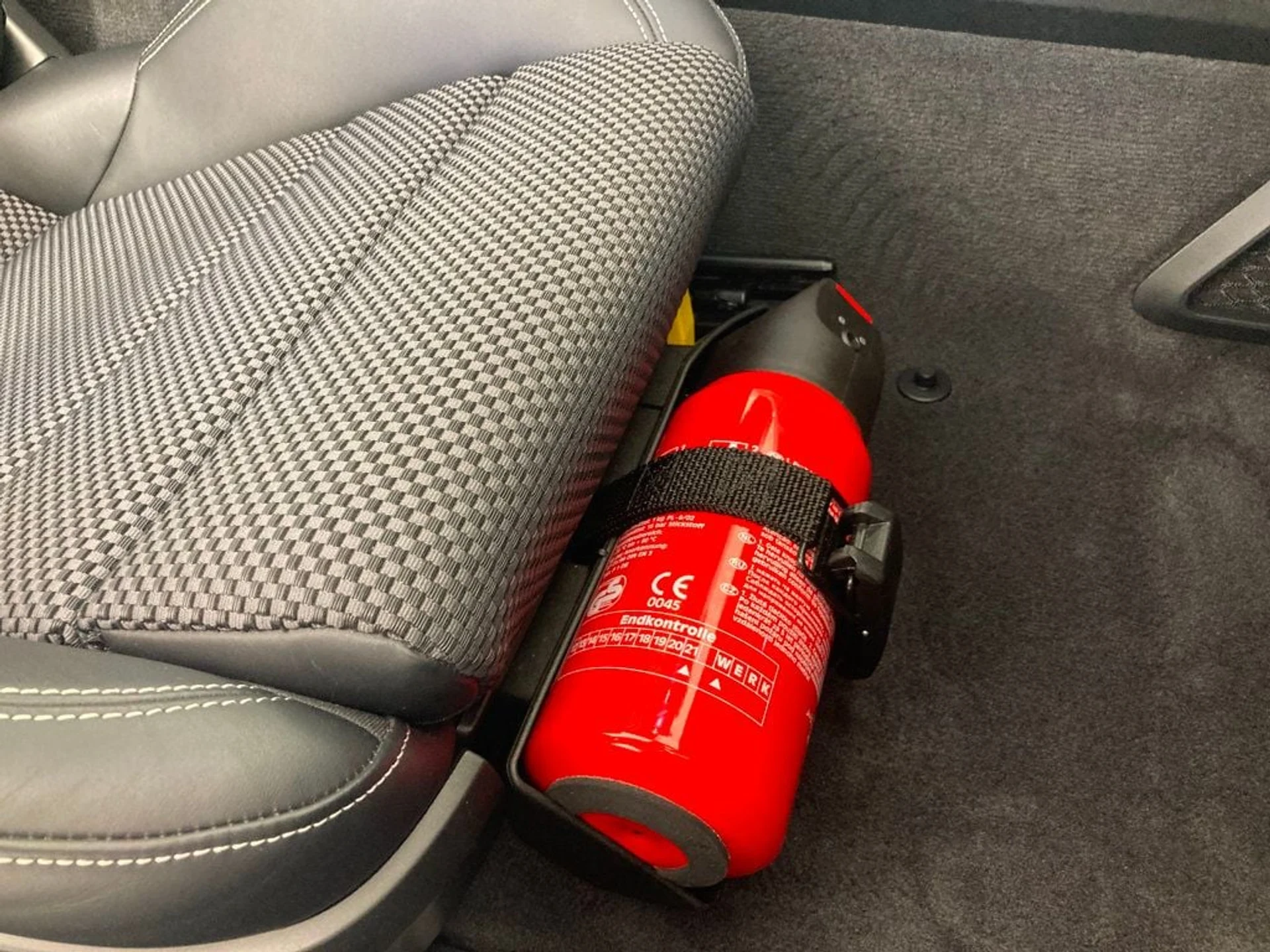 mph023_2761593197_383e9a10d2abb35f34b157be96c911b1_ec82e1ceee