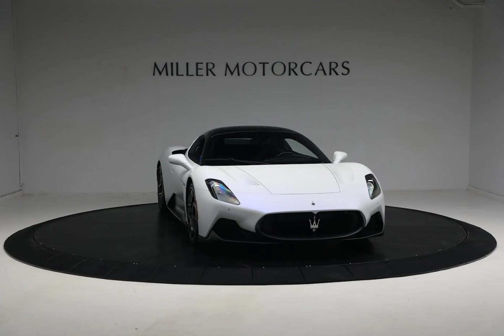 mph023_2762037761_Used_2022_Maserati_MC_20_fdf6b61d77