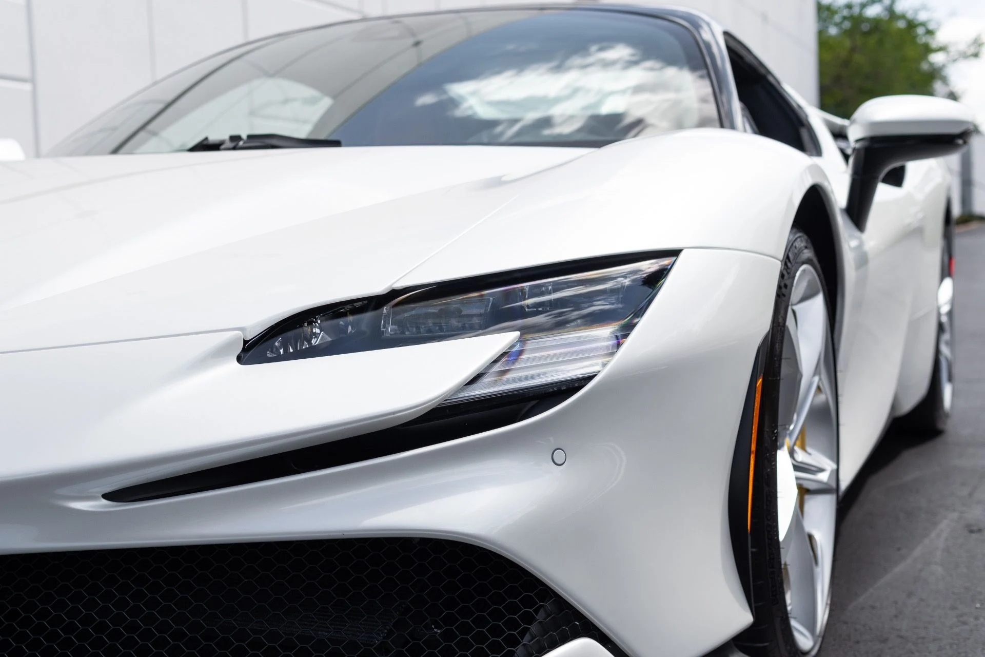 mph023_2765729290_Used_2024_Ferrari_SF_90_Spider_1774069199_42b1e54b47