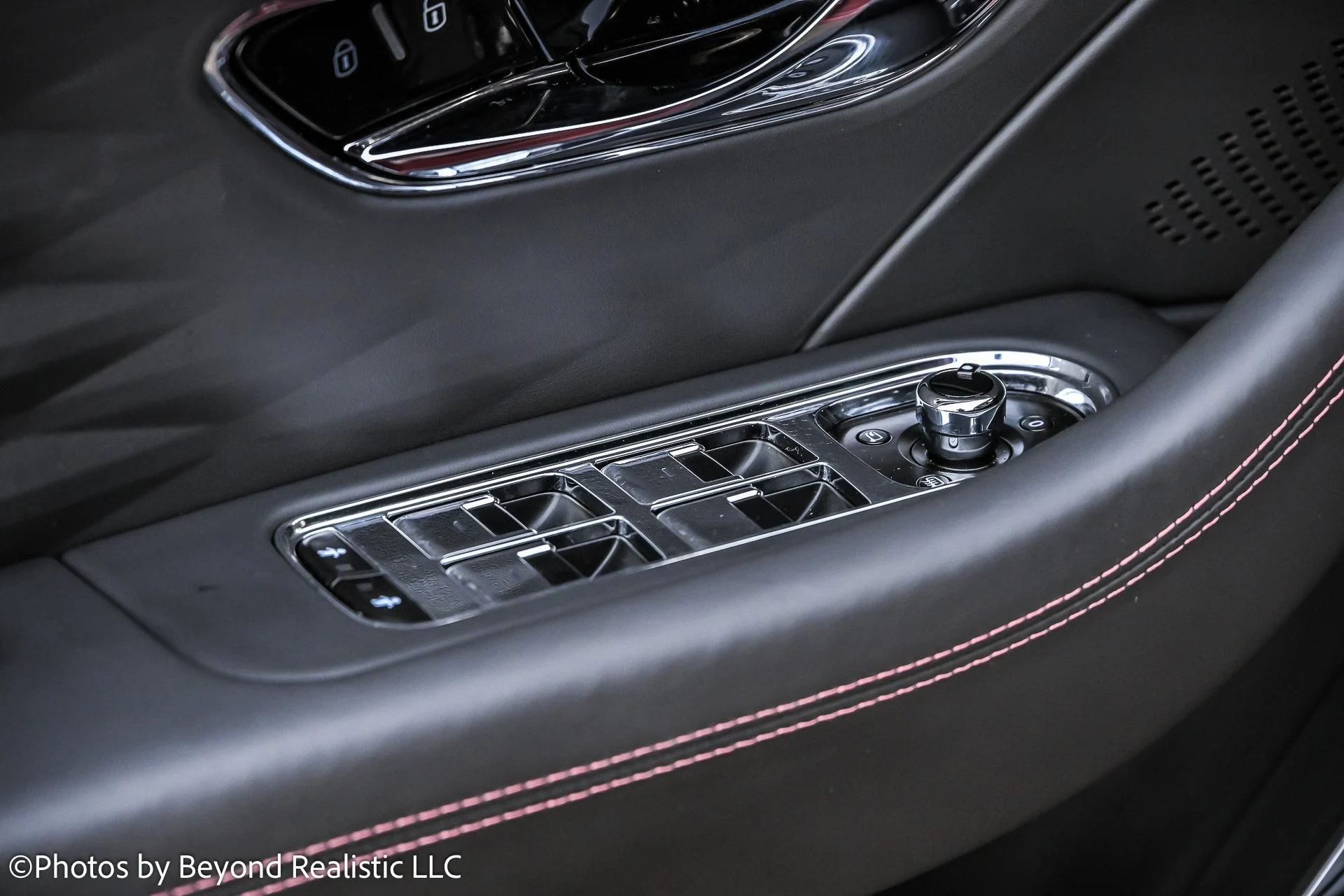 mph023_2777358578_Used_2024_Bentley_Flying_Spur_Speed_1755331542_062cb4a91a