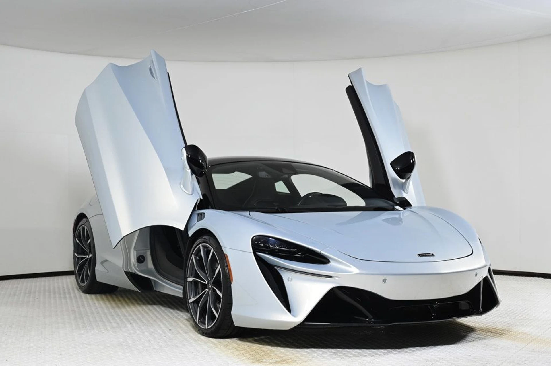 mph023_2782976953_used_2023_mclaren_artura_techlux_11350_22908985_23_1024_05de01a4c5