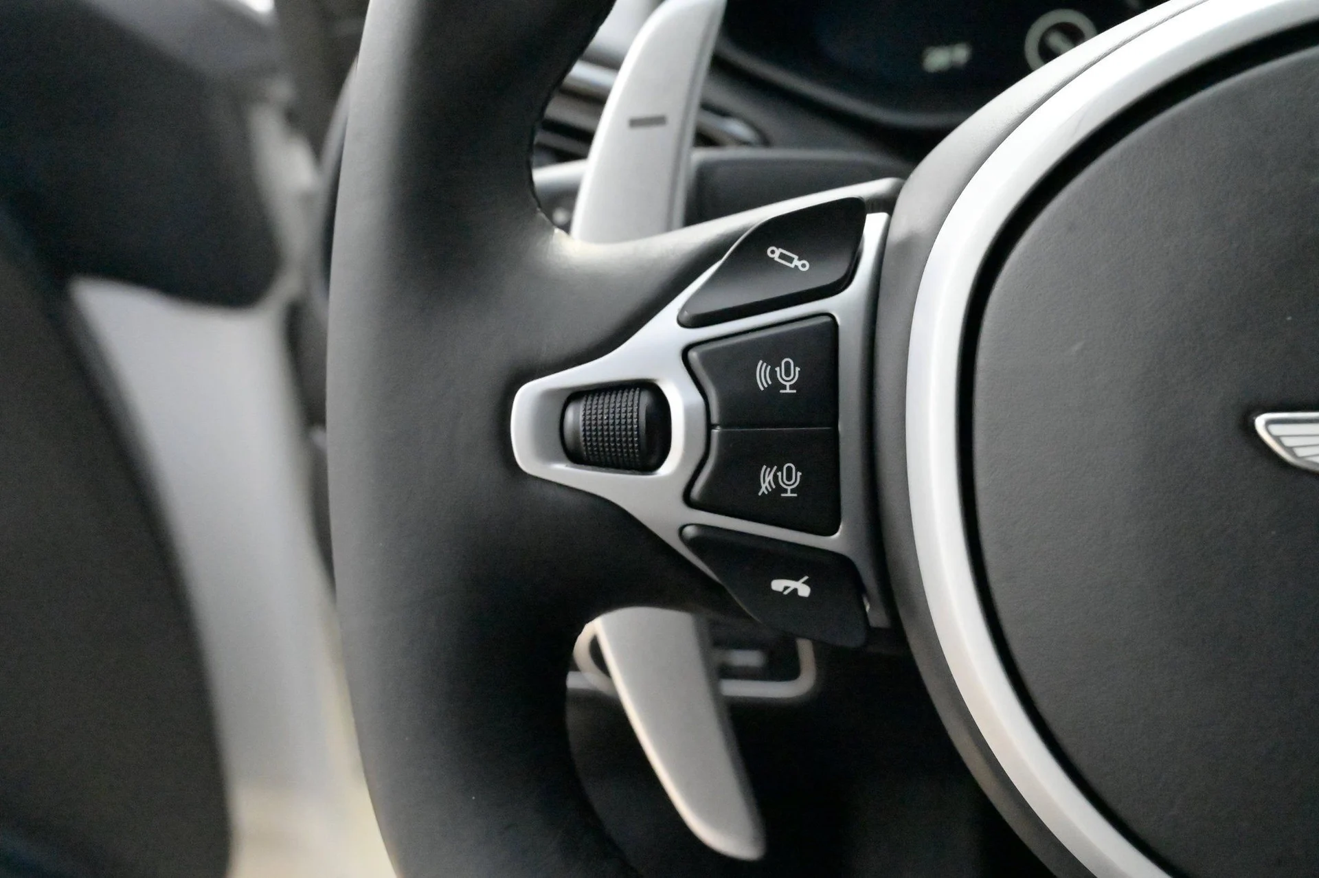 mph023_2796585788_b34e90d54344473caf9d2ce6ca7aae88_06745045c6